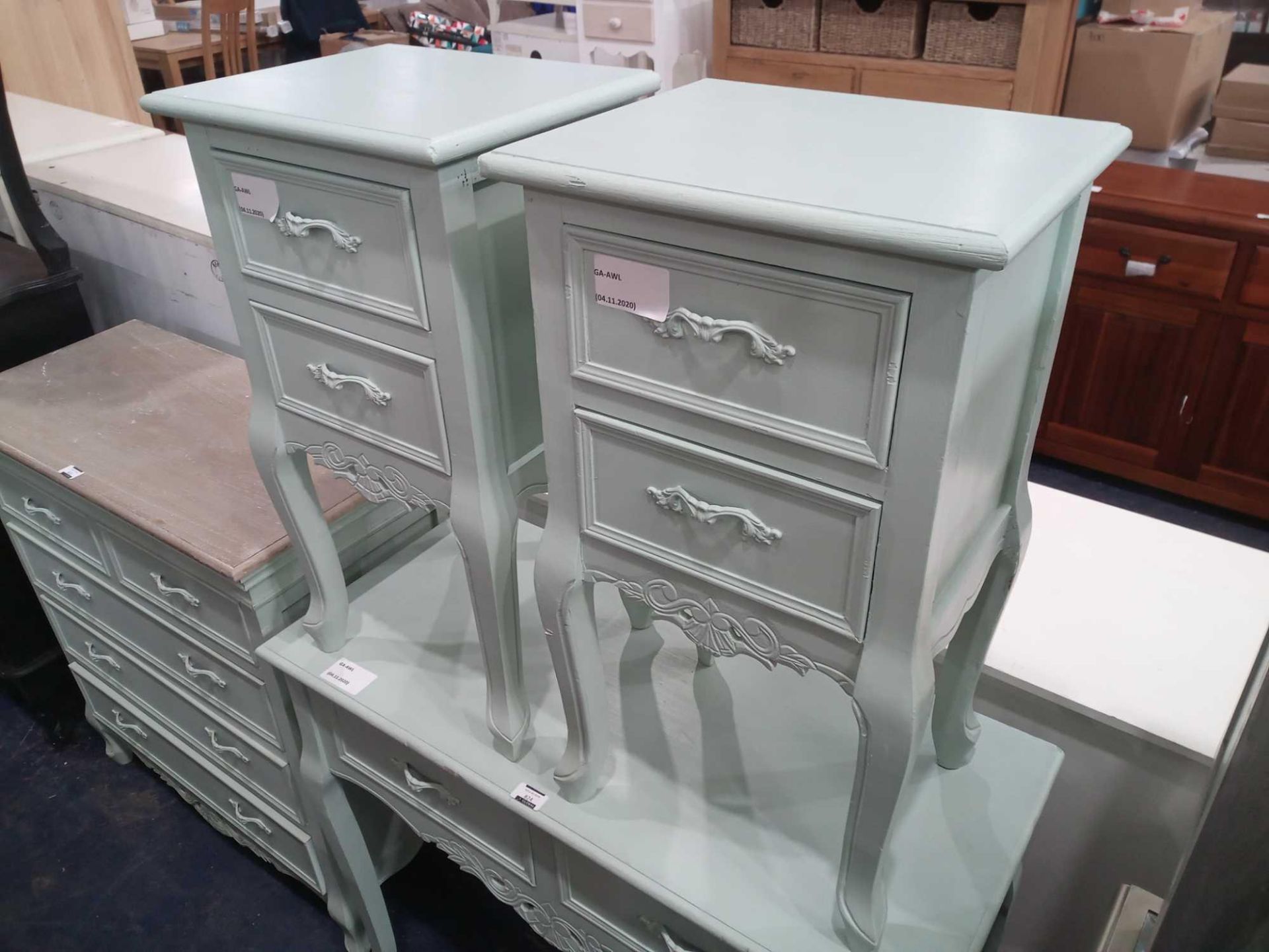 RRP £200 Set Of 3 Matching Chalk Painted Mint Green 2 Drawer Dressing Table With Two Small Bedside U - Image 3 of 3