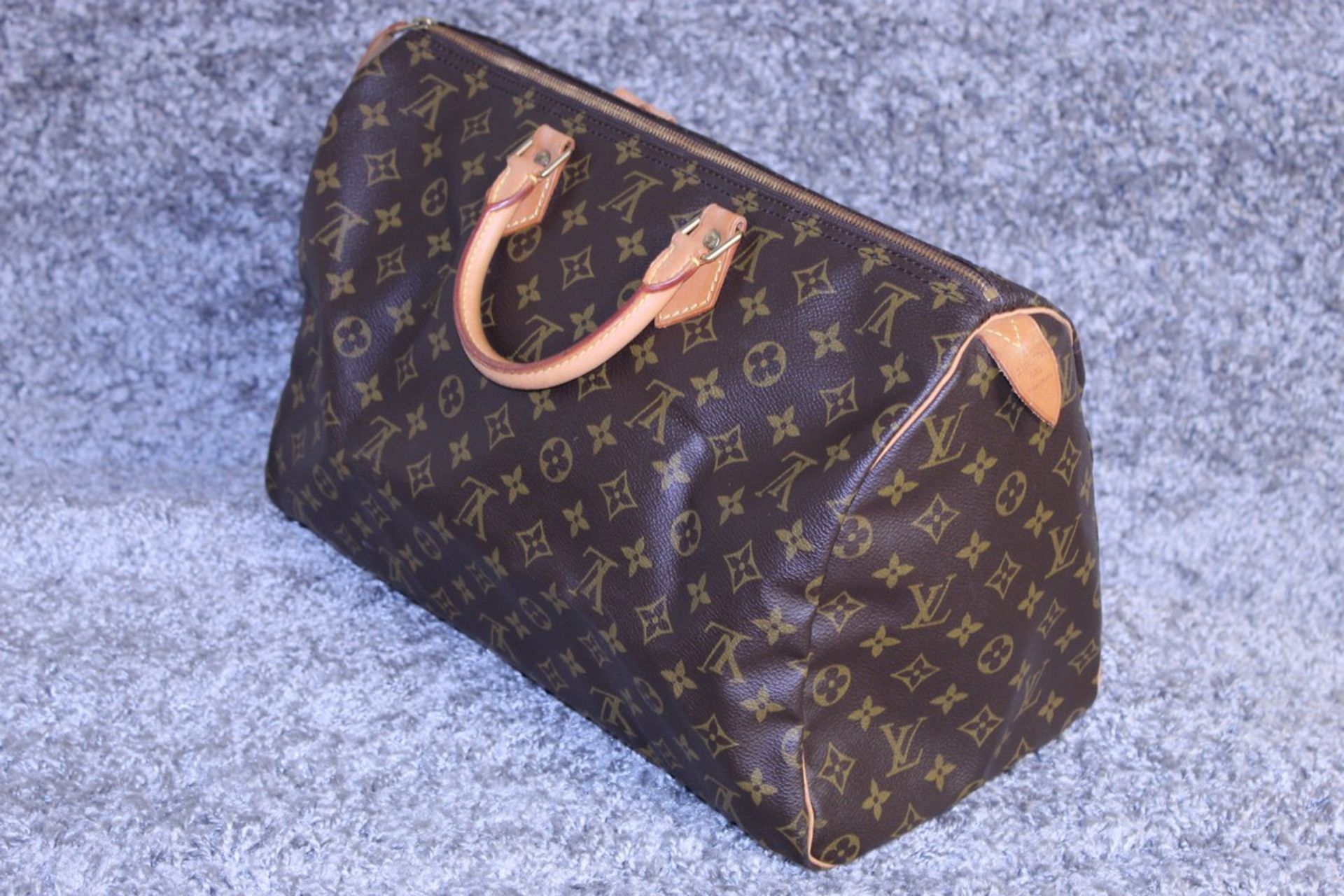 RRP £1,160.00 Made From Classic Monogram Canvas, The Speedy 40 Is A Stylish Handbag For Both - Image 3 of 6
