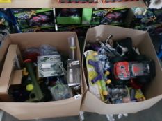 CONTENTS OF 2 LARGE BOXES – MIXED RED5 / MENKIND ITEMS TO INC RC CARS, BALL LAUNCHER, POWER POPPER &