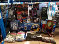 16 ITEMS – MIXED LOT TO INC RED5 MOTION ROBOT, STAR WARS STORMTROOPER, TOBBIE THE ROBOT, ACDC