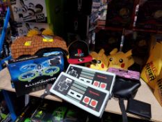 APPROX 16 ITEMS – MIXED LOT TO INC 2 X NINTENDO BAGS, 2 X SUPER MARIO HAT, 5 X RED5 THE