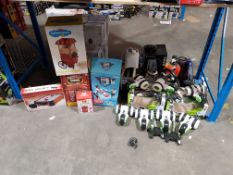 APPROX 14 ITEMS – MIXED LOT TO INC RED 5 360 SPIN RC CAR, POPCORN MAKER, DUEL BATTLE, TABLE HOCKEY &