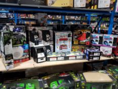 22 ITEMS – MIXED LOT TO INC WALL CLIMBING RC CAR, DIGITAL ATM MONEYBOX, IDANCE LED CUBE, RED5 BB