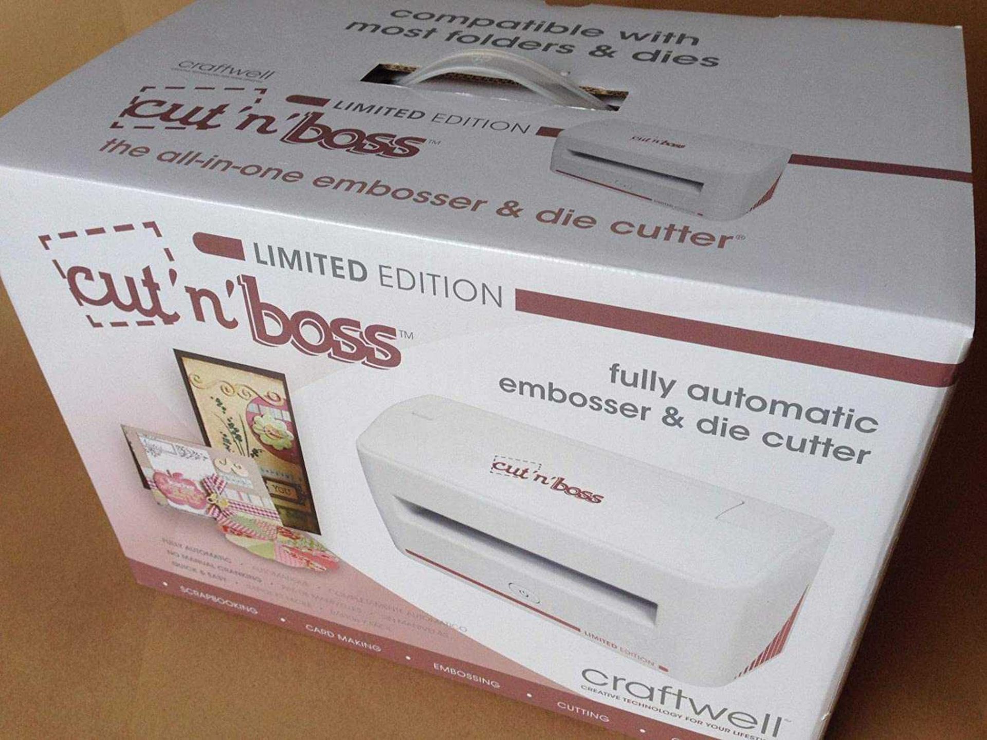 RRP £270 Boxed Craftwell Limited Edition Cut And Boss Fully Automatic Embosser And Die Cutter