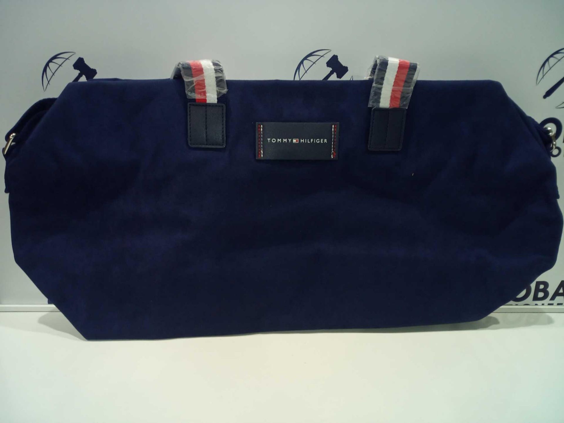 RRP £180 Lot To Contain 6 Brand New Assorted Tommy Hilfiger Gift Holdall Bags