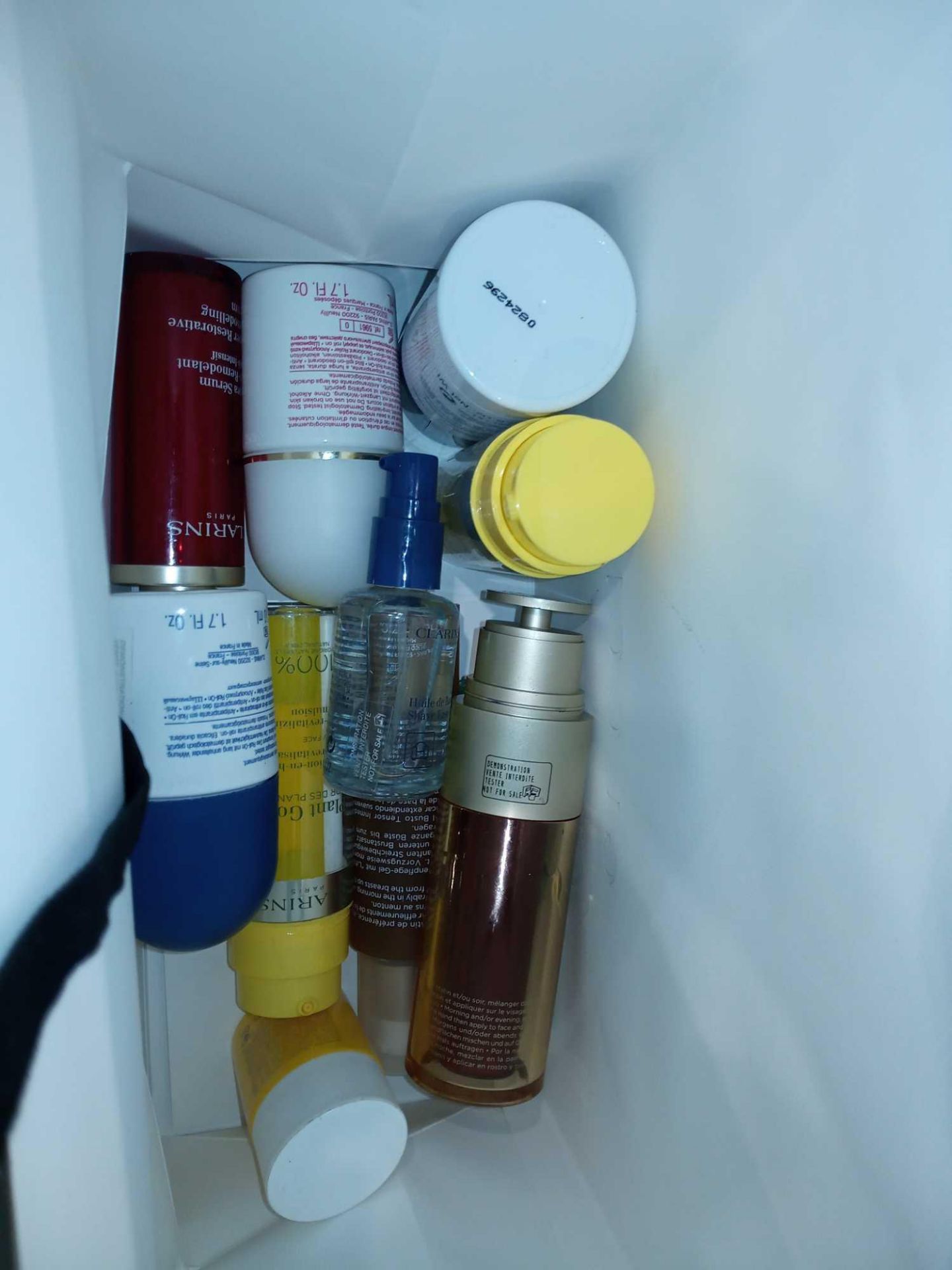 RRP £370. Gucci Gift Bag To Contain 11 Clarins Paris Health And Beauty Products Including Clarins Pl