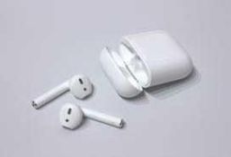 RRP £125 Boxed Apple Airpods Wireless Charging Case