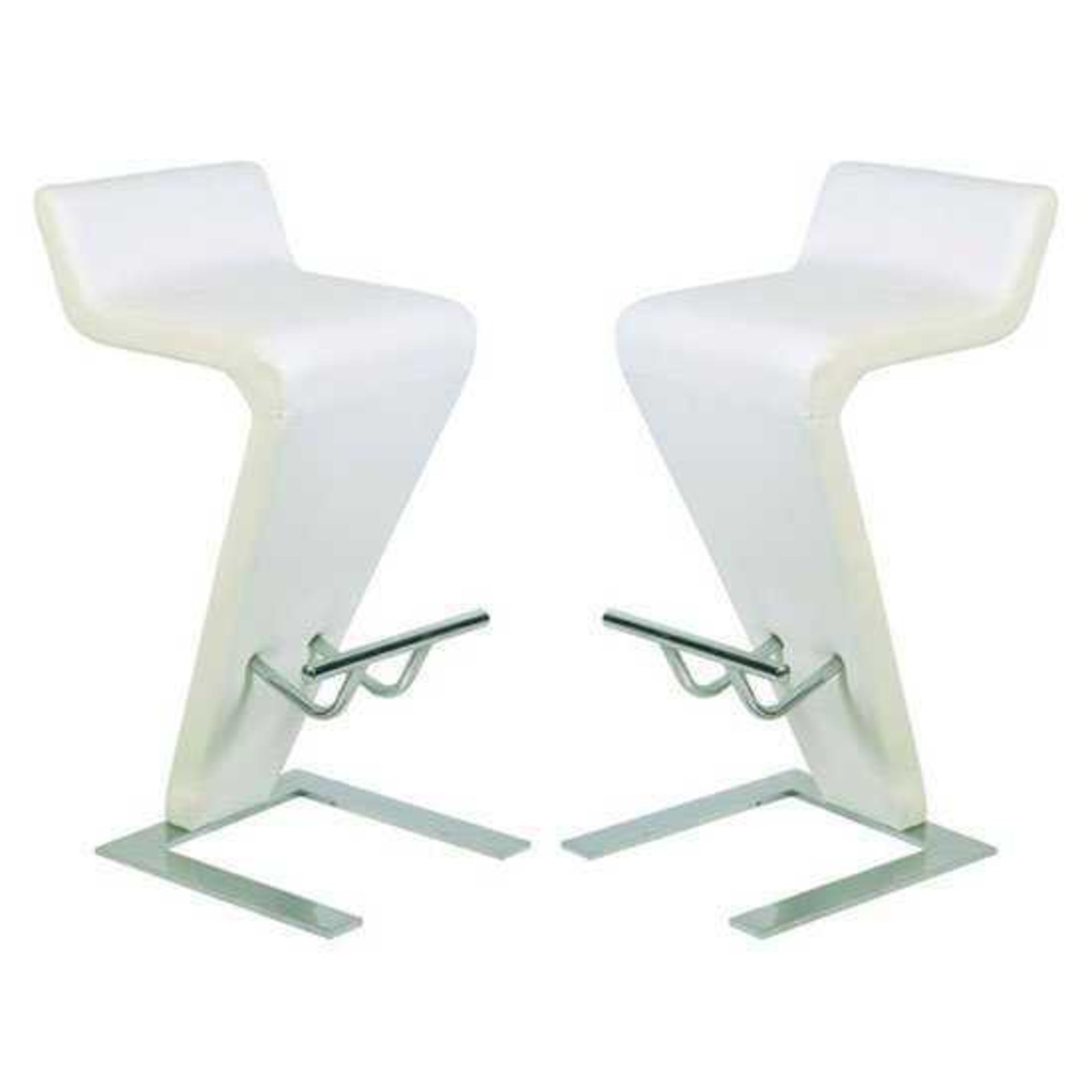 RRP £250 Boxed Farello Bar Stools In White Faux Leather In A Pair
