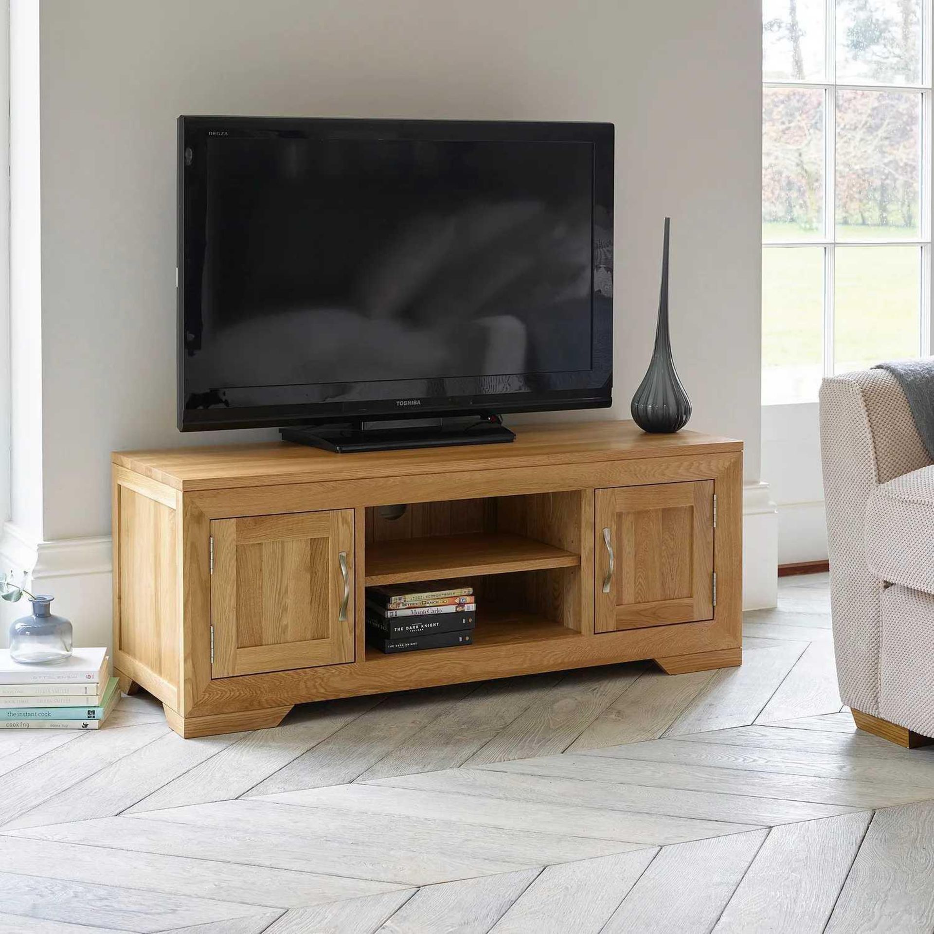 RRP £250. Boxed Oak Tv Stand With Middle Shelf And 2 Cupboards For Storage.
