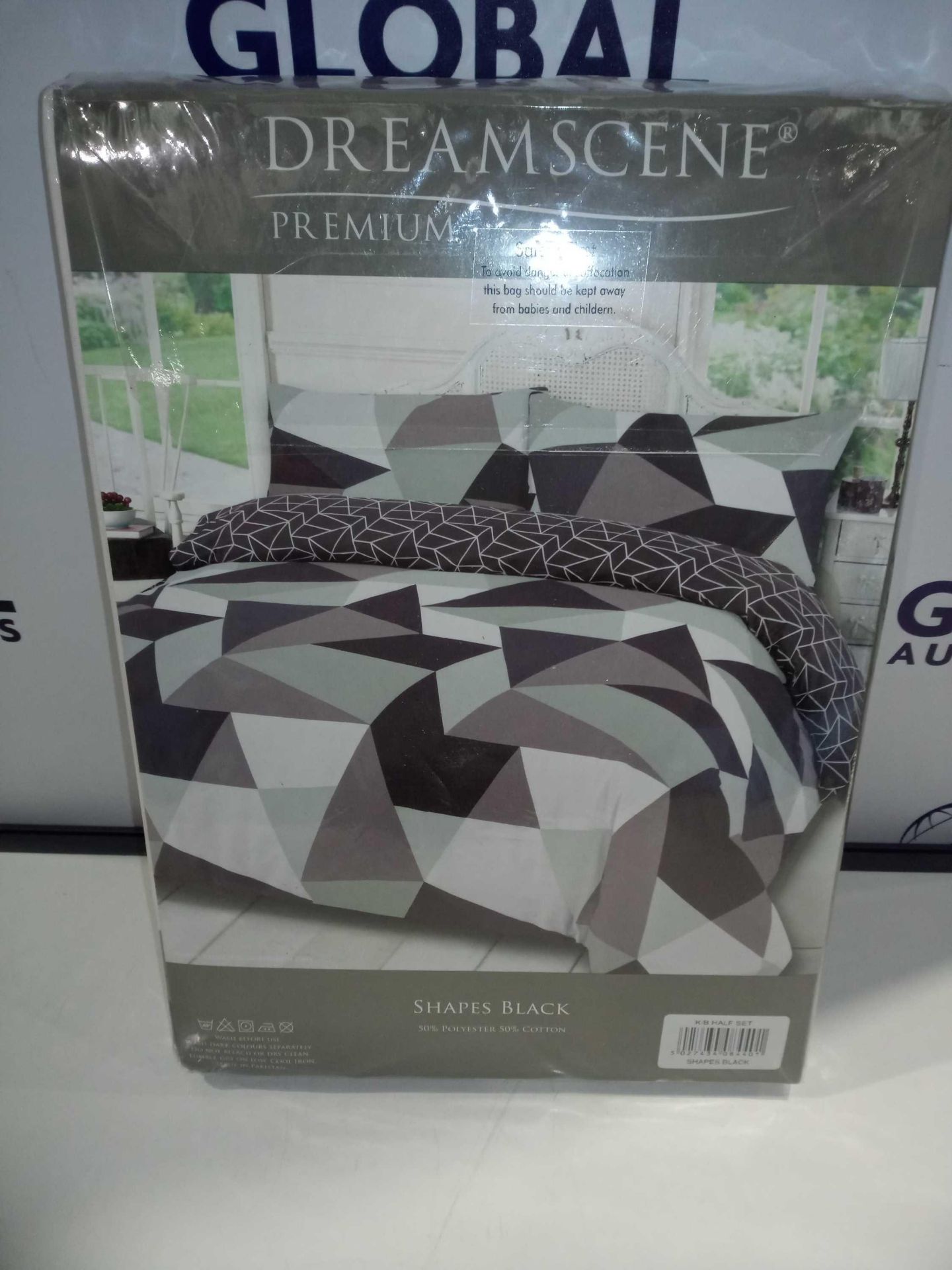 RRP £60 To £65 Each Bagged Assorted King-Size Duvet Cover Sets By Dreamscene Premium - Image 2 of 2