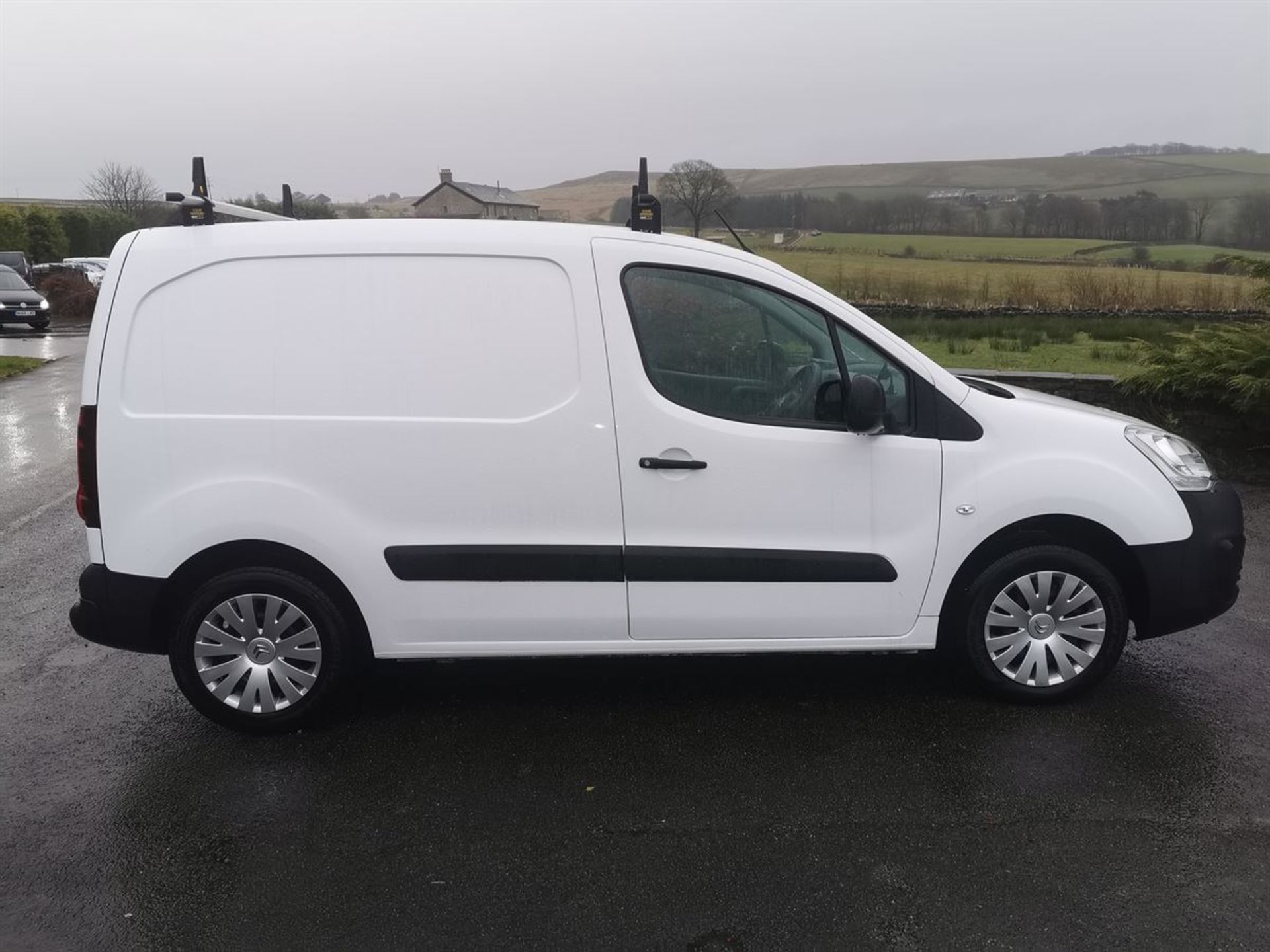 17/66 CITROEN BERLINGO L1 DIESEL 1.6 BLUEHDI 625KG ENTERPRISE 75PS (1560 cc) - Image 2 of 13