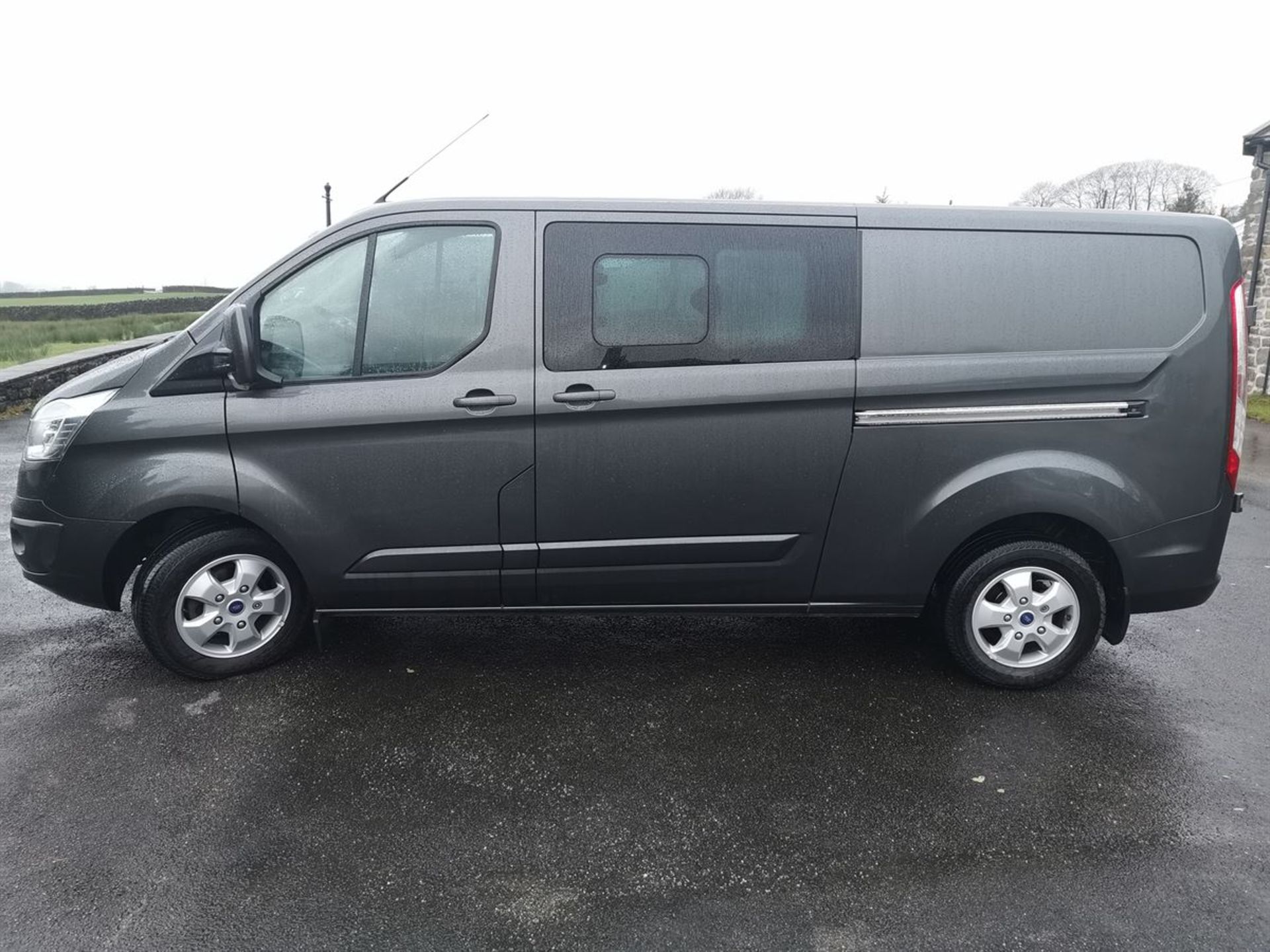 15/15 FORD TRANSIT CUSTOM 290 L2 DIES 2.2 TDCI 125PS LOW ROOF D/CAB LIM (2198 cc) - Image 6 of 15