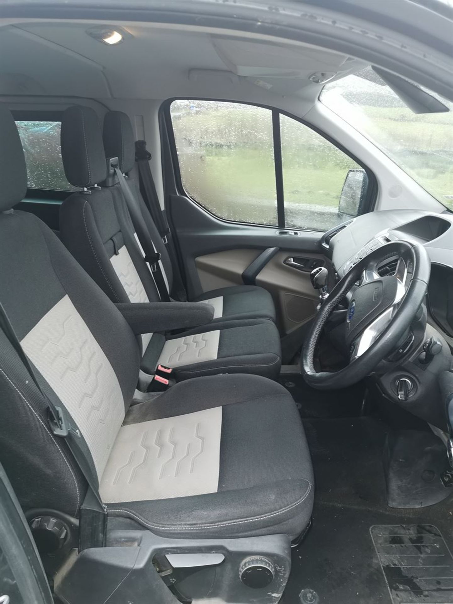 15/15 FORD TRANSIT CUSTOM 290 L2 DIES 2.2 TDCI 125PS LOW ROOF D/CAB LIM (2198 cc) - Image 9 of 15