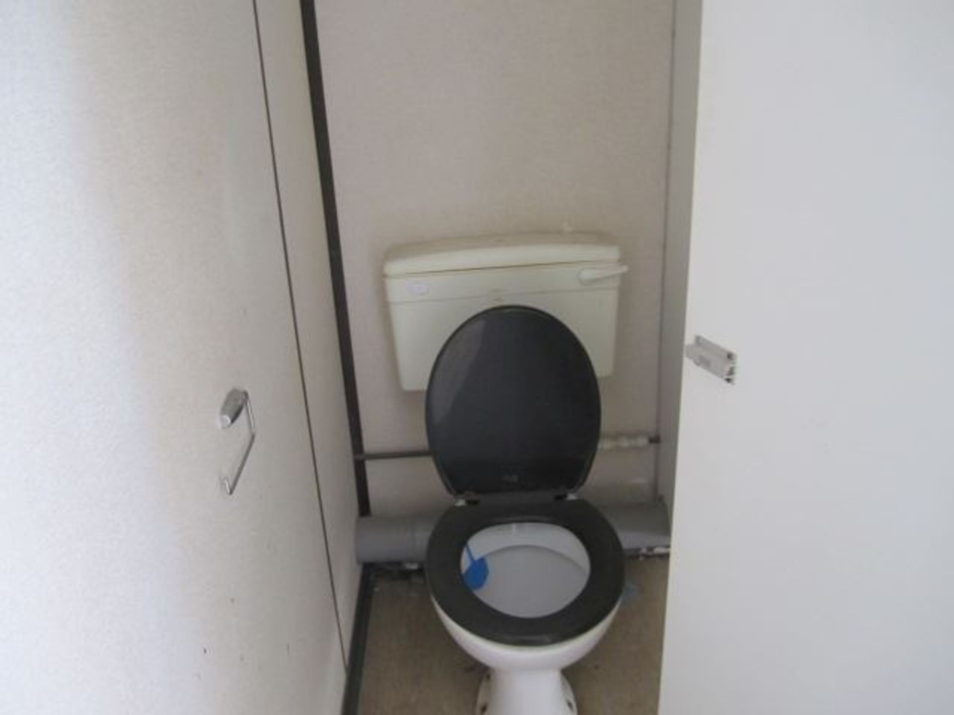 esp23384 13ft x 9ft 2+1 Toilet Block - Image 9 of 11