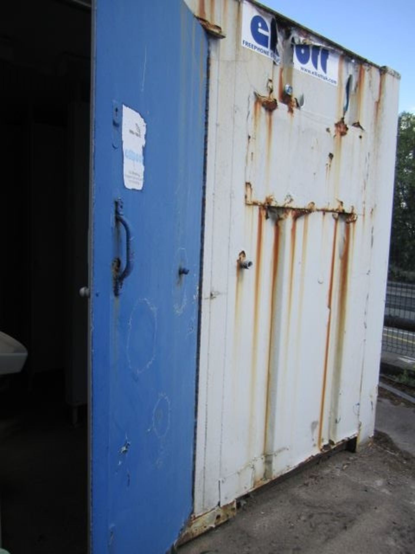 esp23384 13ft x 9ft 2+1 Toilet Block - Image 3 of 11