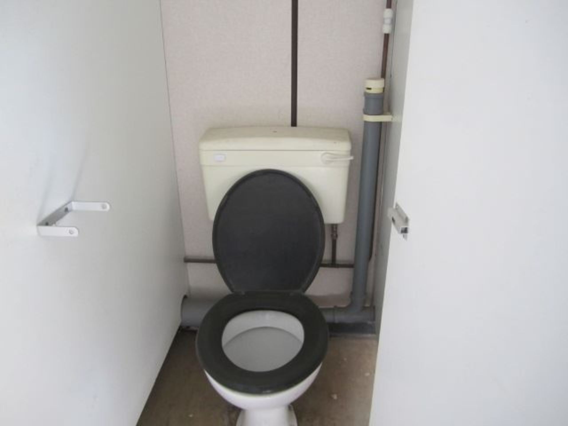 esp23384 13ft x 9ft 2+1 Toilet Block - Image 8 of 11