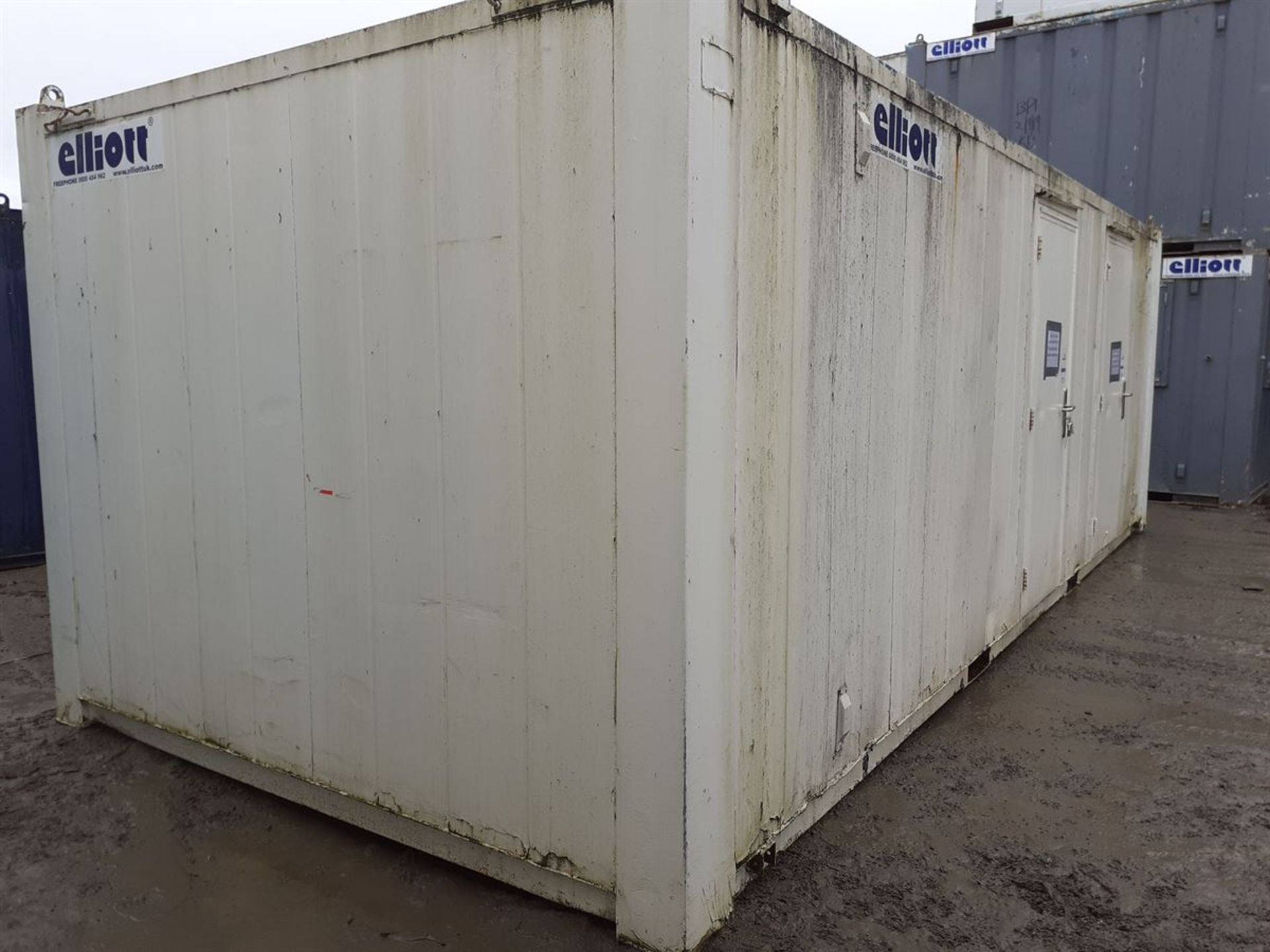 wft057 24ft x 10ft 4+2 Toilet Block