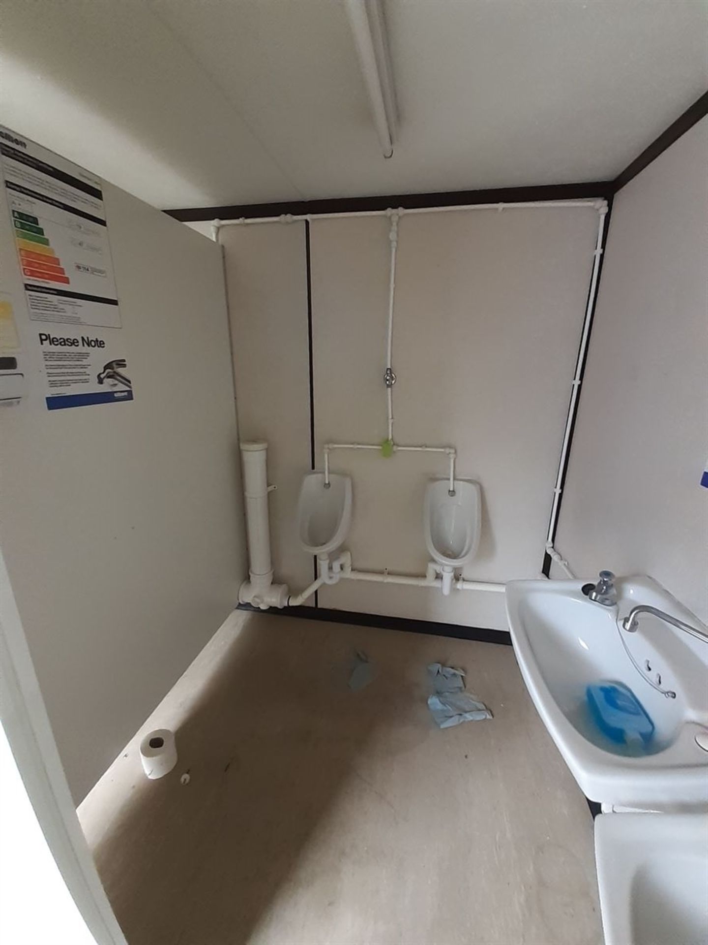 e55892 20ft x 9ft 3+2 Toilet Block - Image 5 of 7