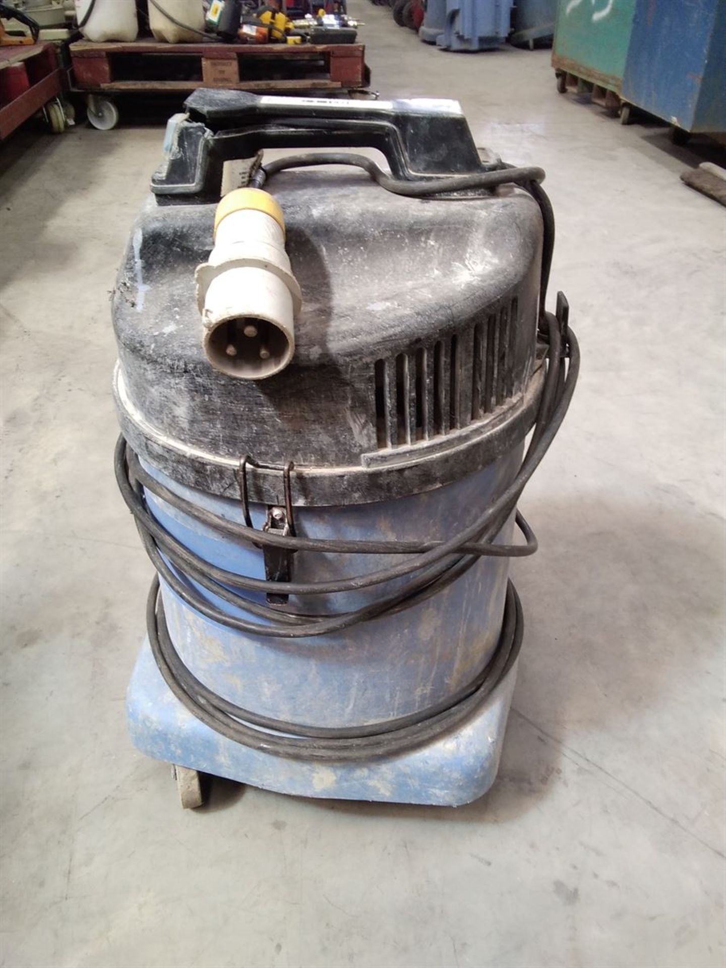 Numatic Vacuum Cleaner - 2 Motor. 110V [119565] Serial/Reg Number: 23110660 - Bild 2 aus 2