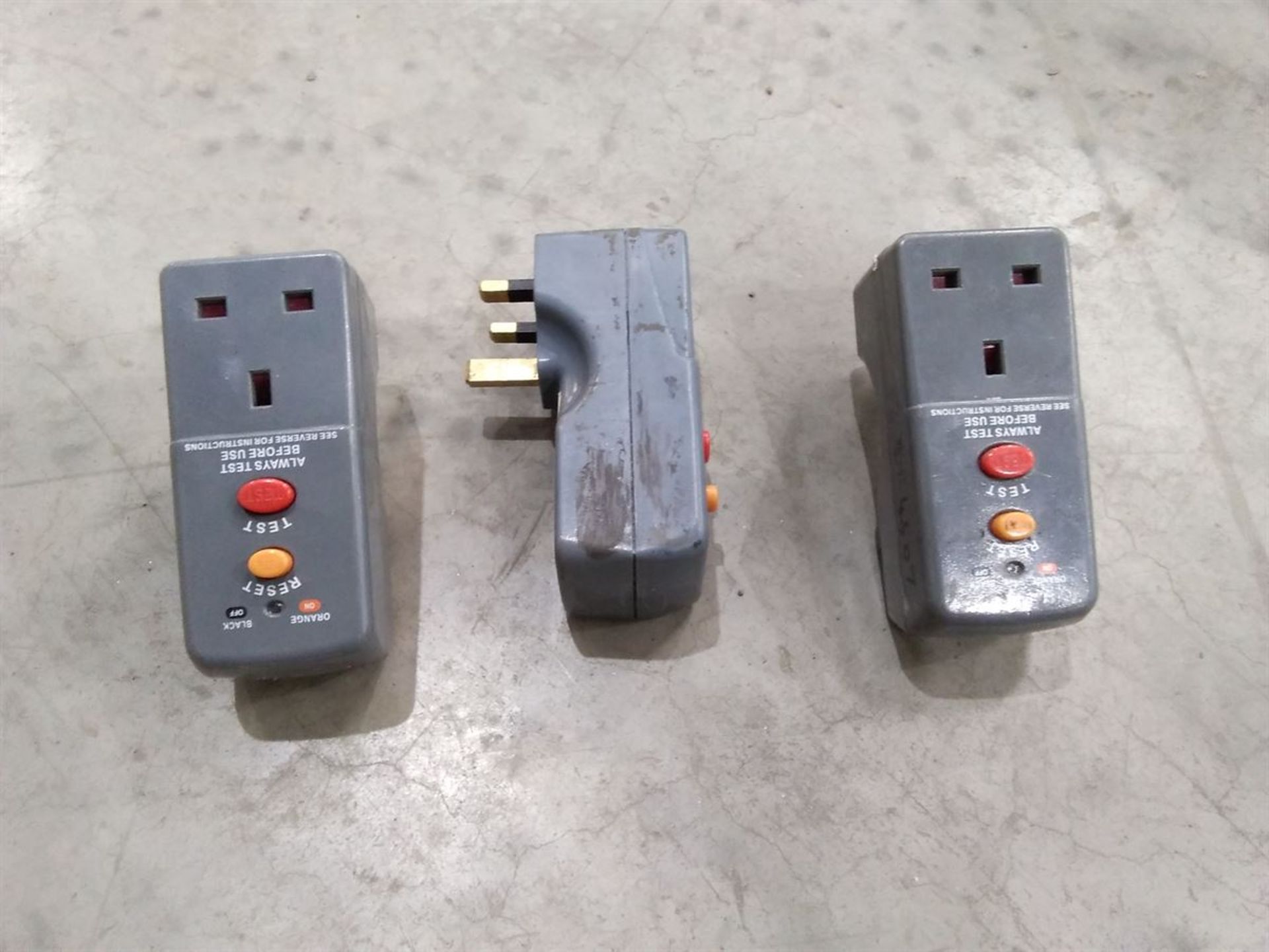 X3 POWER BREAKER RCD PLUG [036389] Serial/Reg Number: 5605Y9585. 5056Y8130. HSGX0037