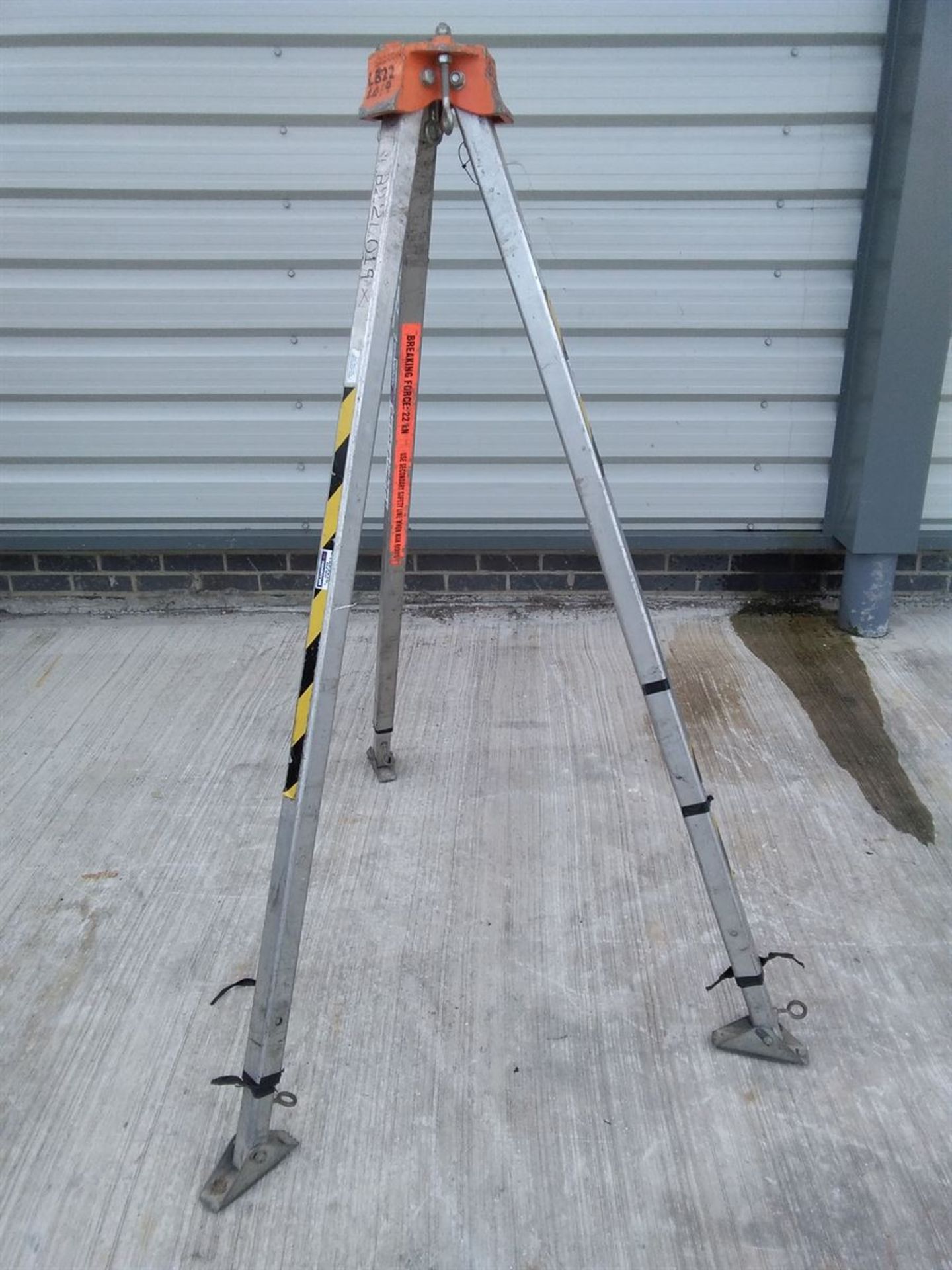 Manriding Tripod [118751] Serial/Reg Number: LB22L019