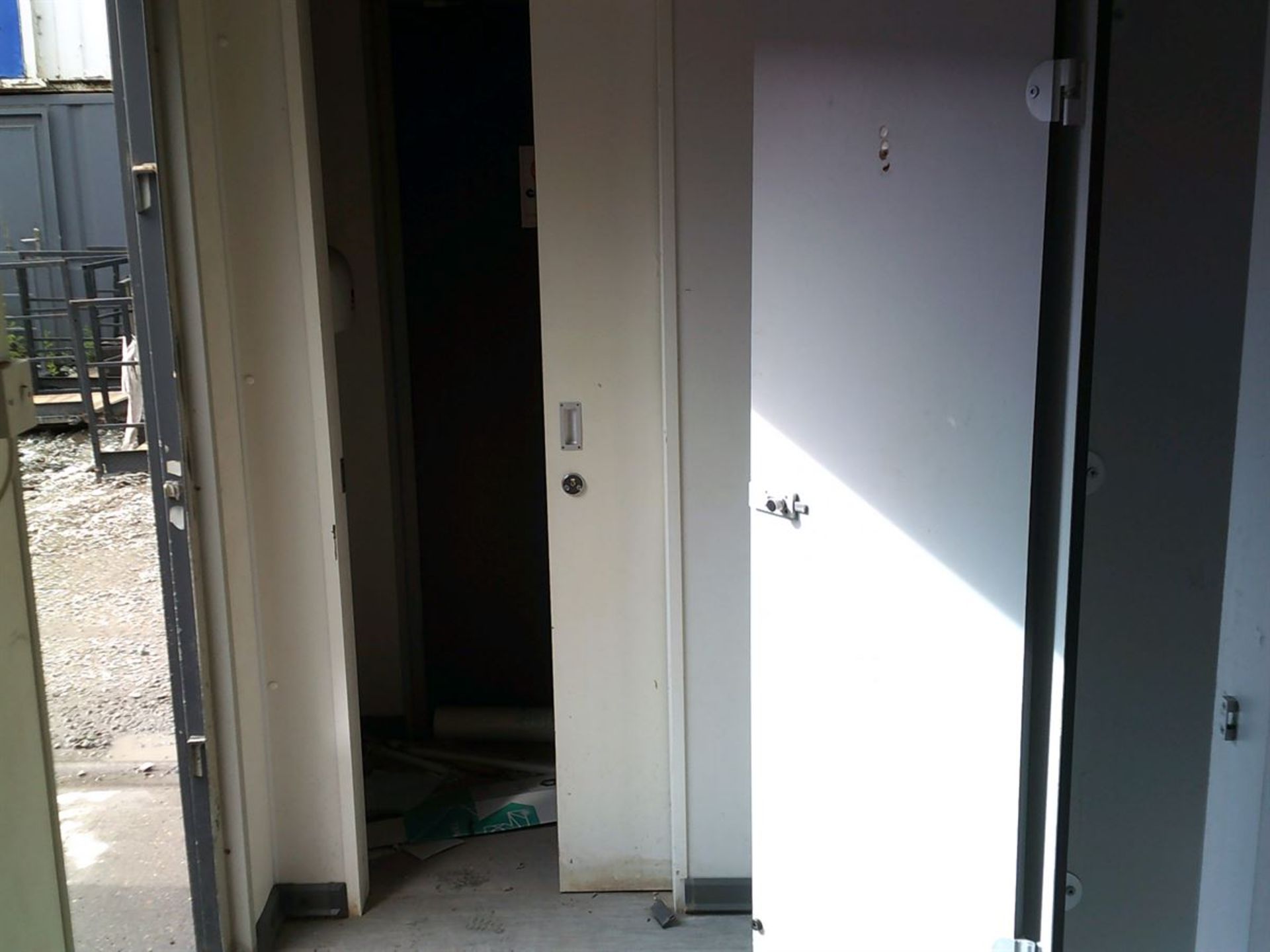 GECMS6766 16ft x 9ft 3-1 Toilet Block - Image 3 of 10