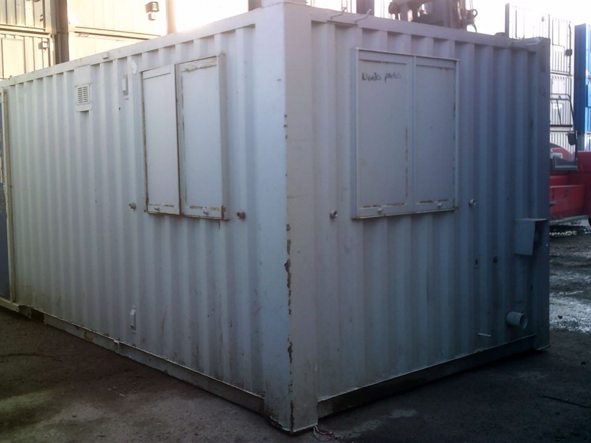 WSO685 32ft x 9ft Toilet/Shower Block - Image 2 of 12