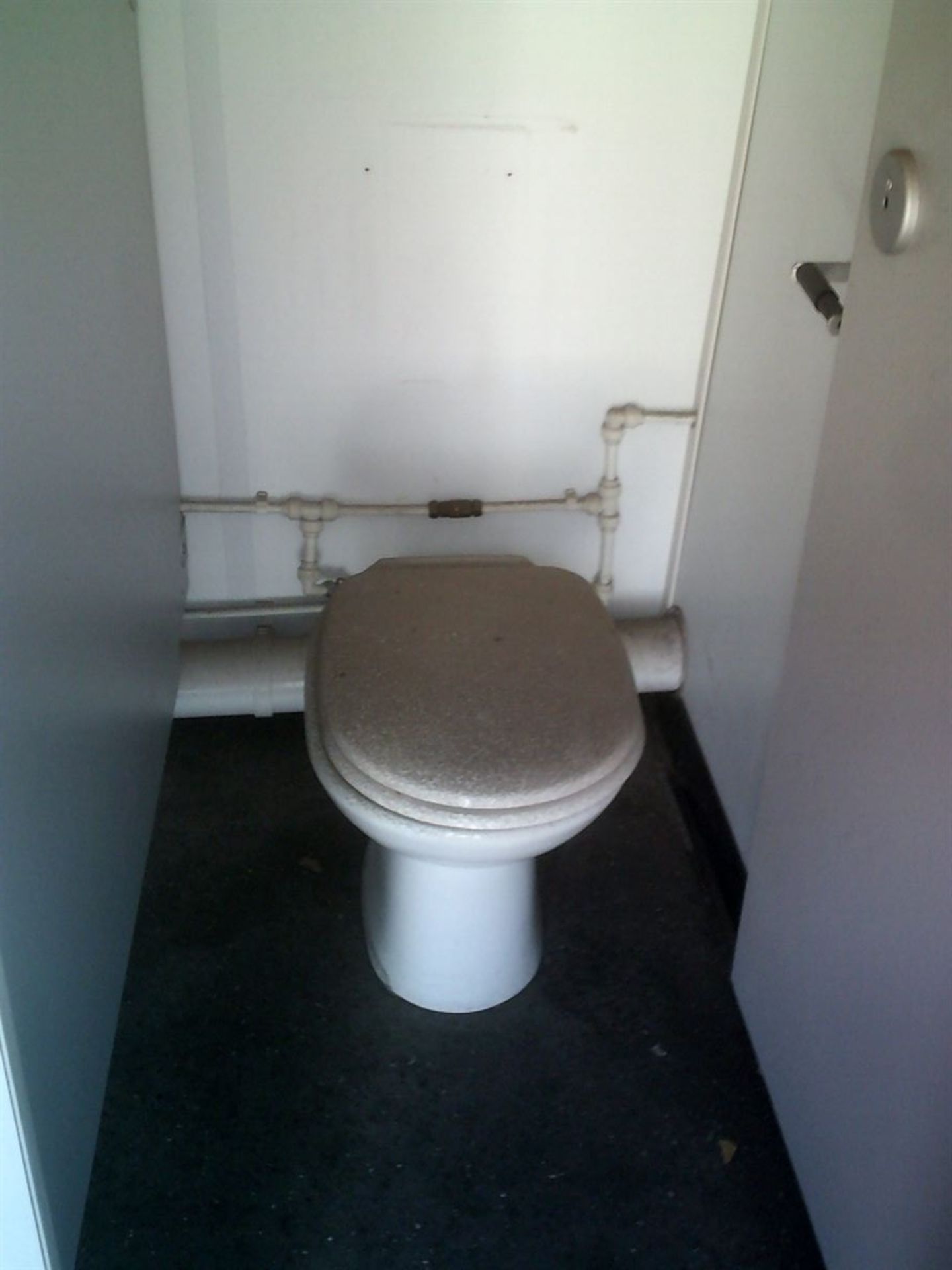 E69802 16ft x 9ft 2+1 Toilet Block - Image 9 of 15