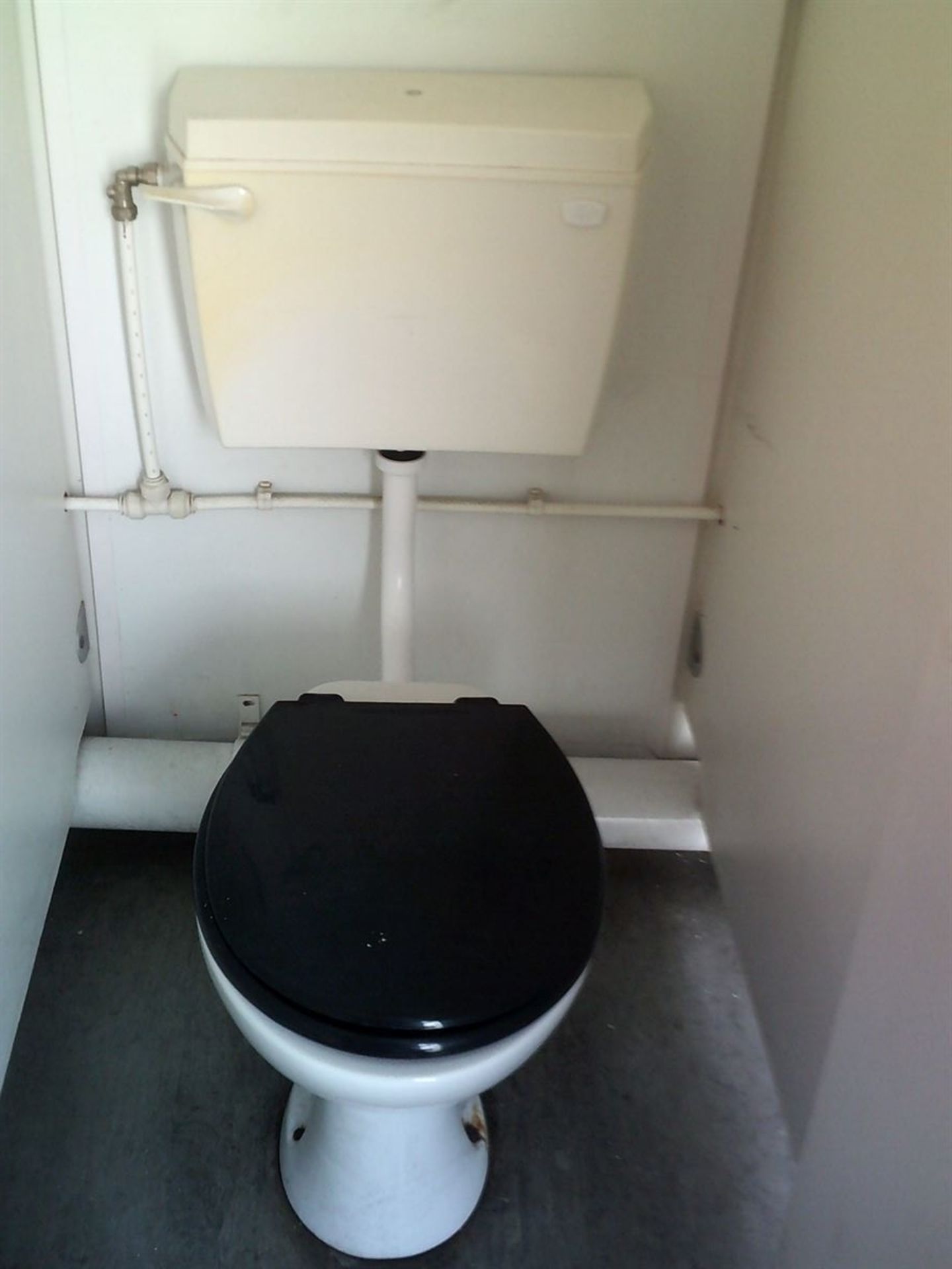 GECMS3367 24ft x 9ft ECO Maxi Toilet Block - Image 9 of 12