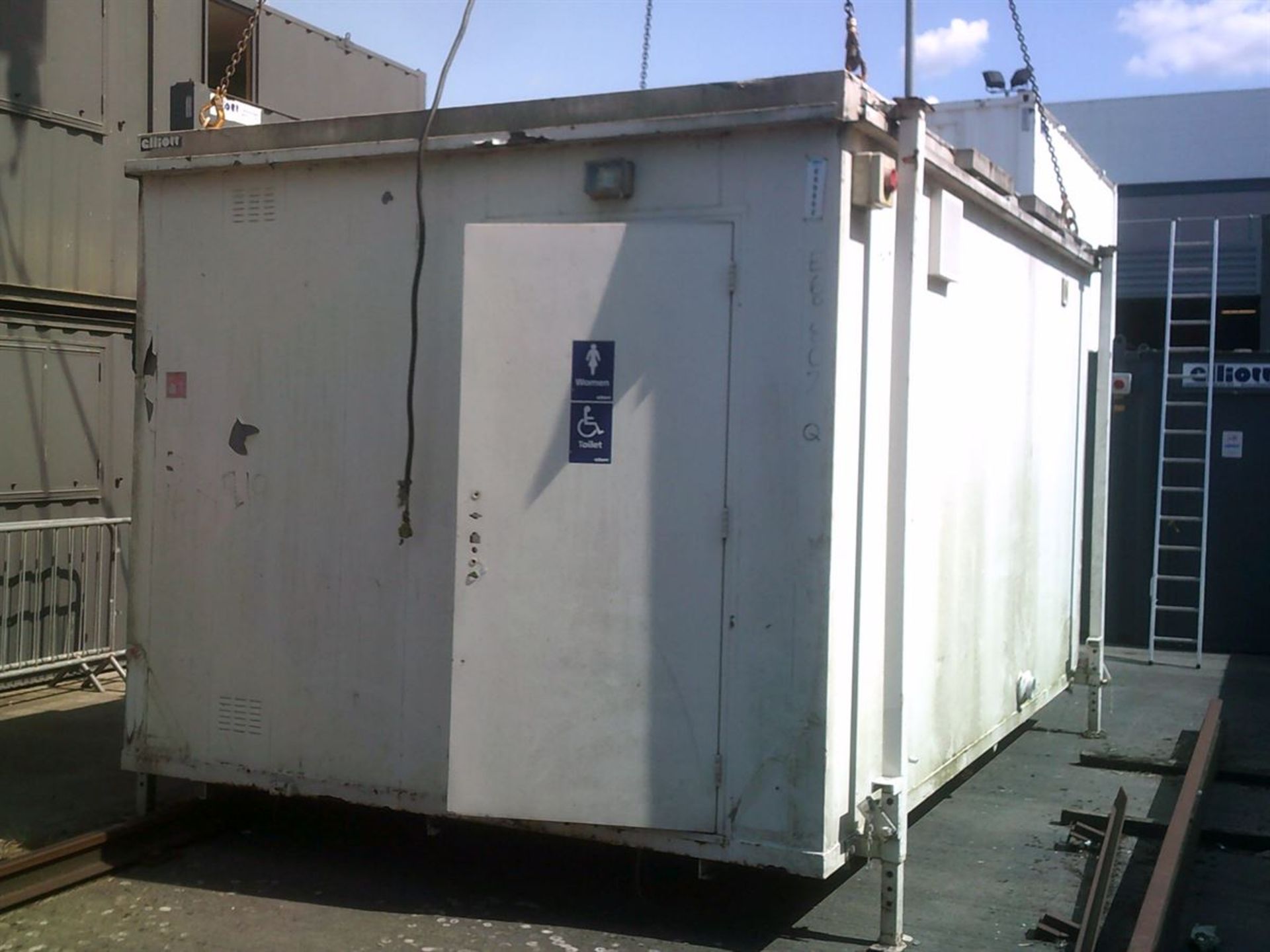 E69802 16ft x 9ft 2+1 Toilet Block