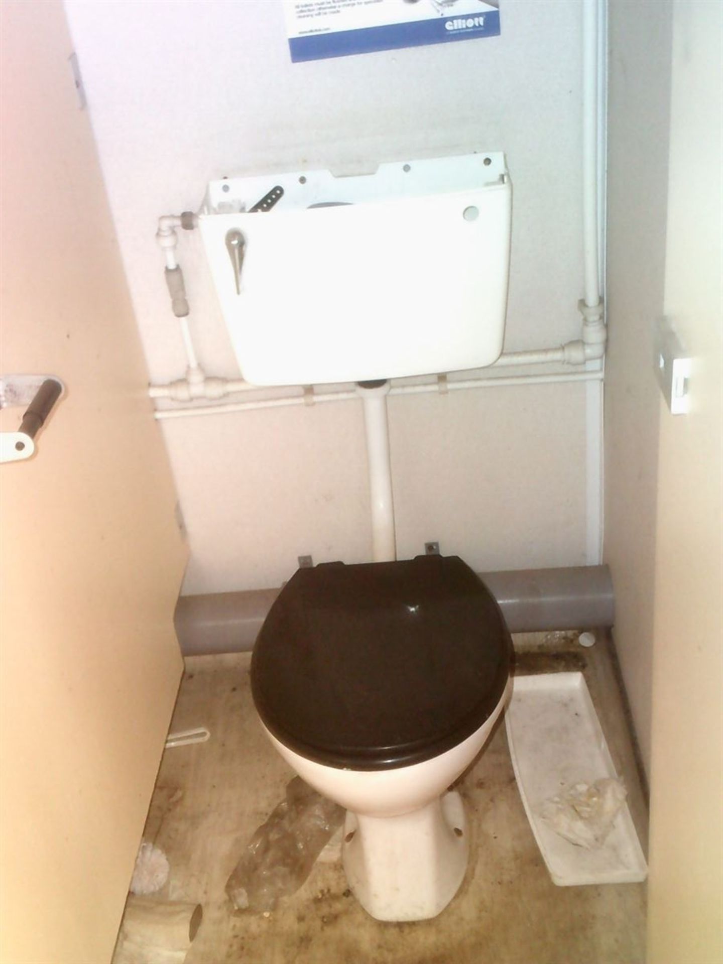 E53276 13ft x 9ft 2+1 Toilet Block - Image 7 of 9