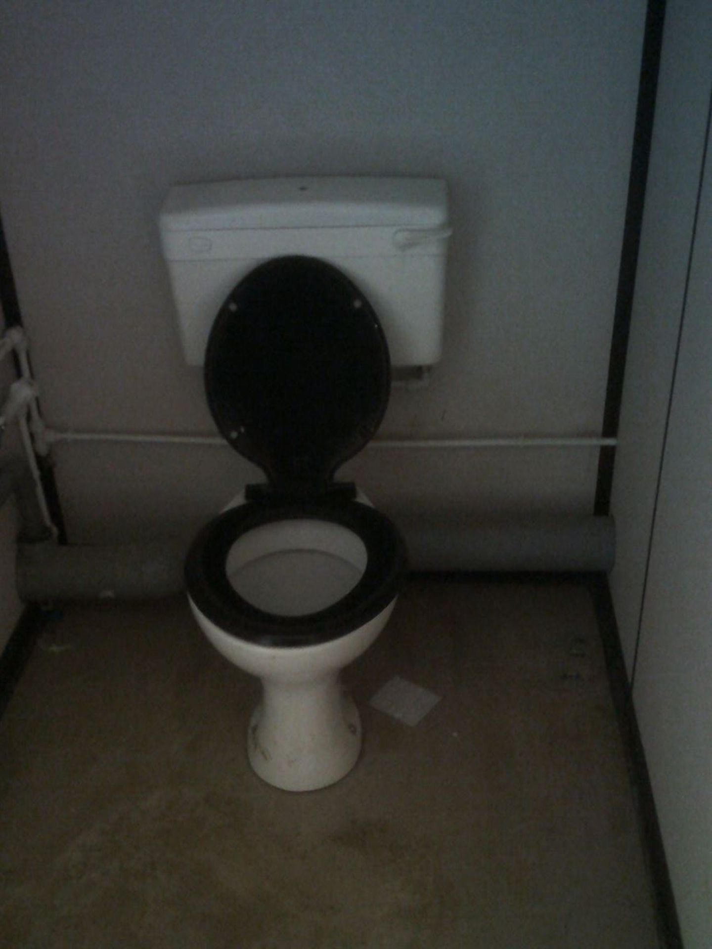 WAVT1636 13ft x 9ft 2-1 Toilet Block - Image 9 of 10