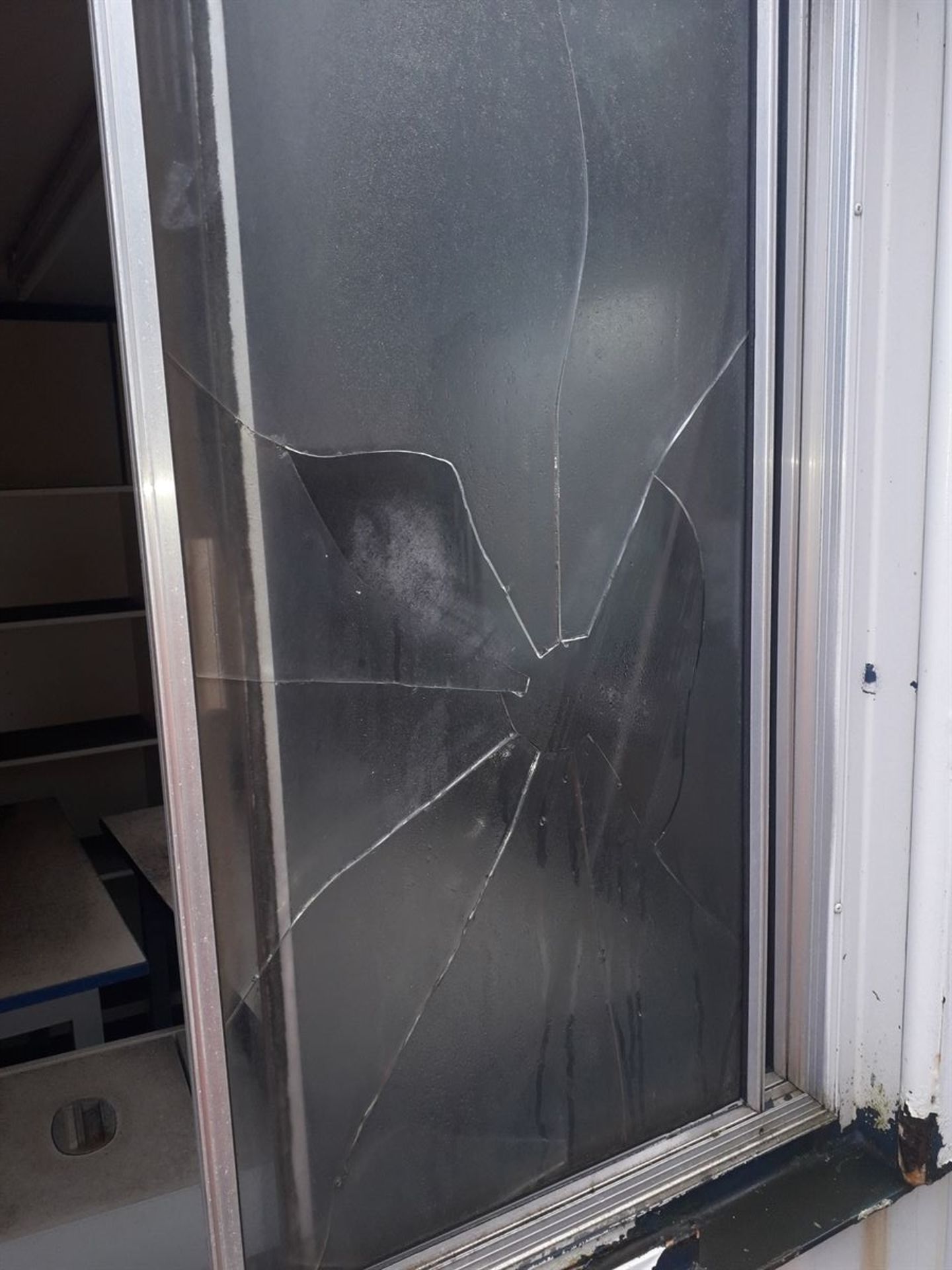 e53203 32ft x 10ft Anti-Vandal Office - Image 6 of 9