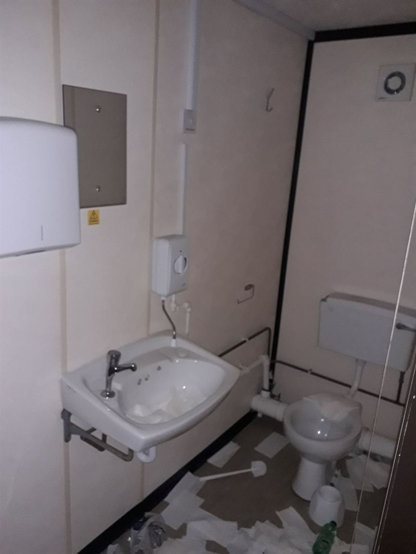 e61948 32ft x 10ft Anti-Vandal Toilet/Canteen - Image 10 of 11