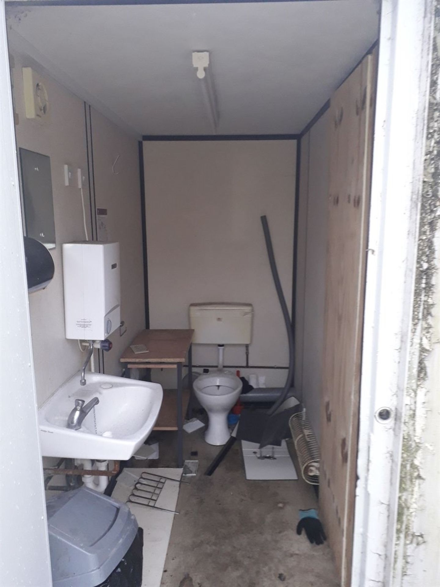 e52887 13ft x 9ft Urinal Toilet Block - Image 3 of 8