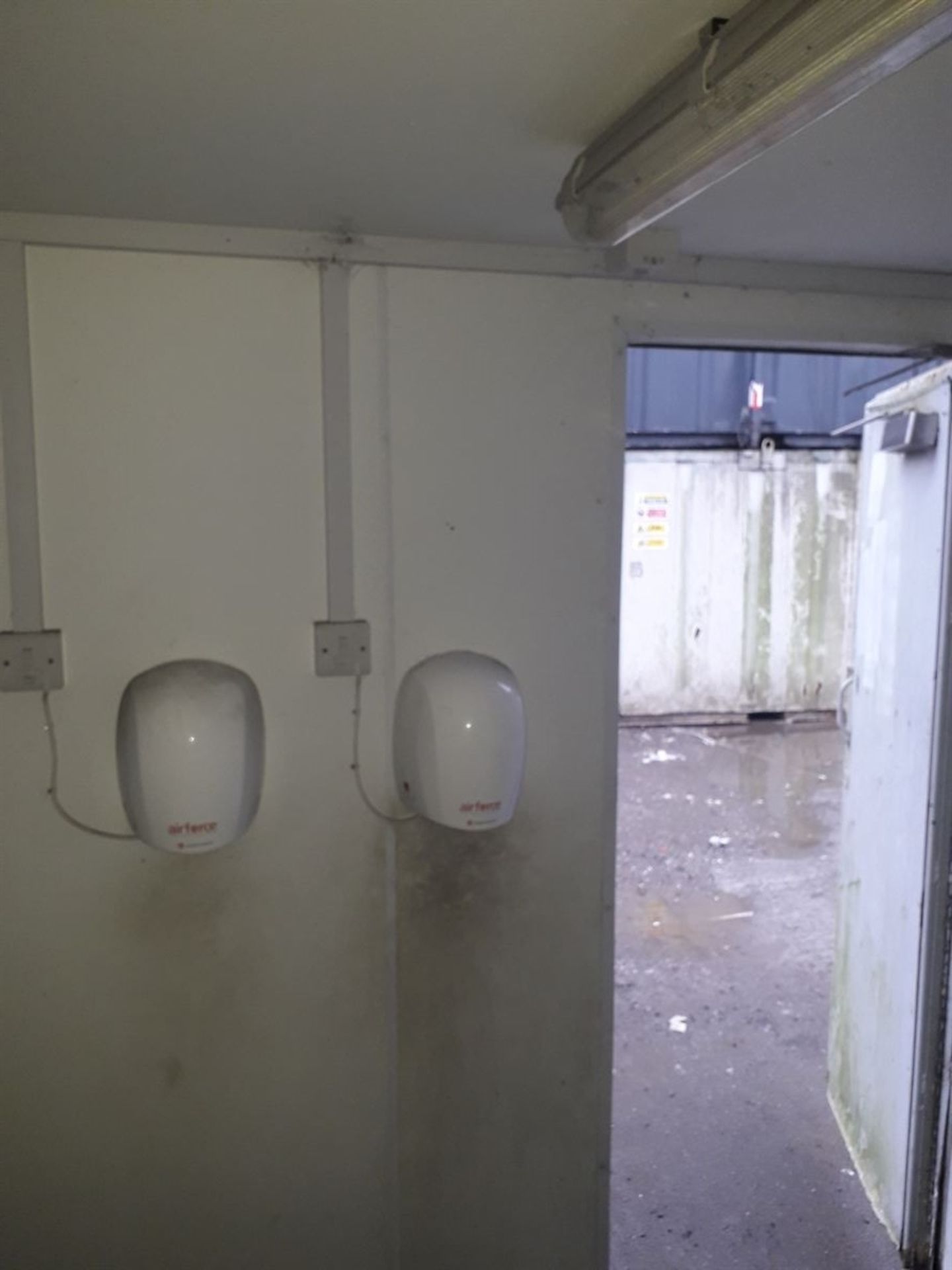 e52887 13ft x 9ft Urinal Toilet Block - Image 7 of 8