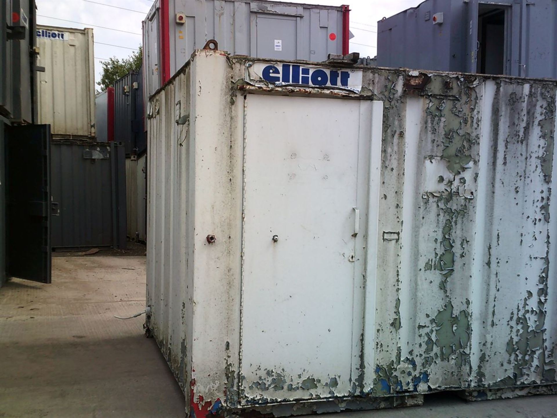 E31501 16ft x 9ft Toilet Block - Image 3 of 5