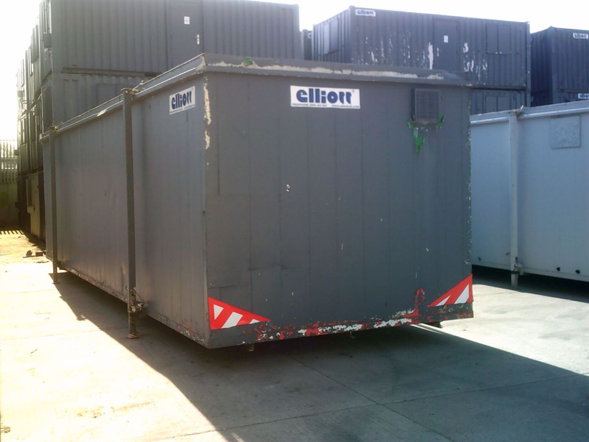 E44172 32ft x 10ft Anti-Vandal Thurston Changing Room - Image 3 of 4