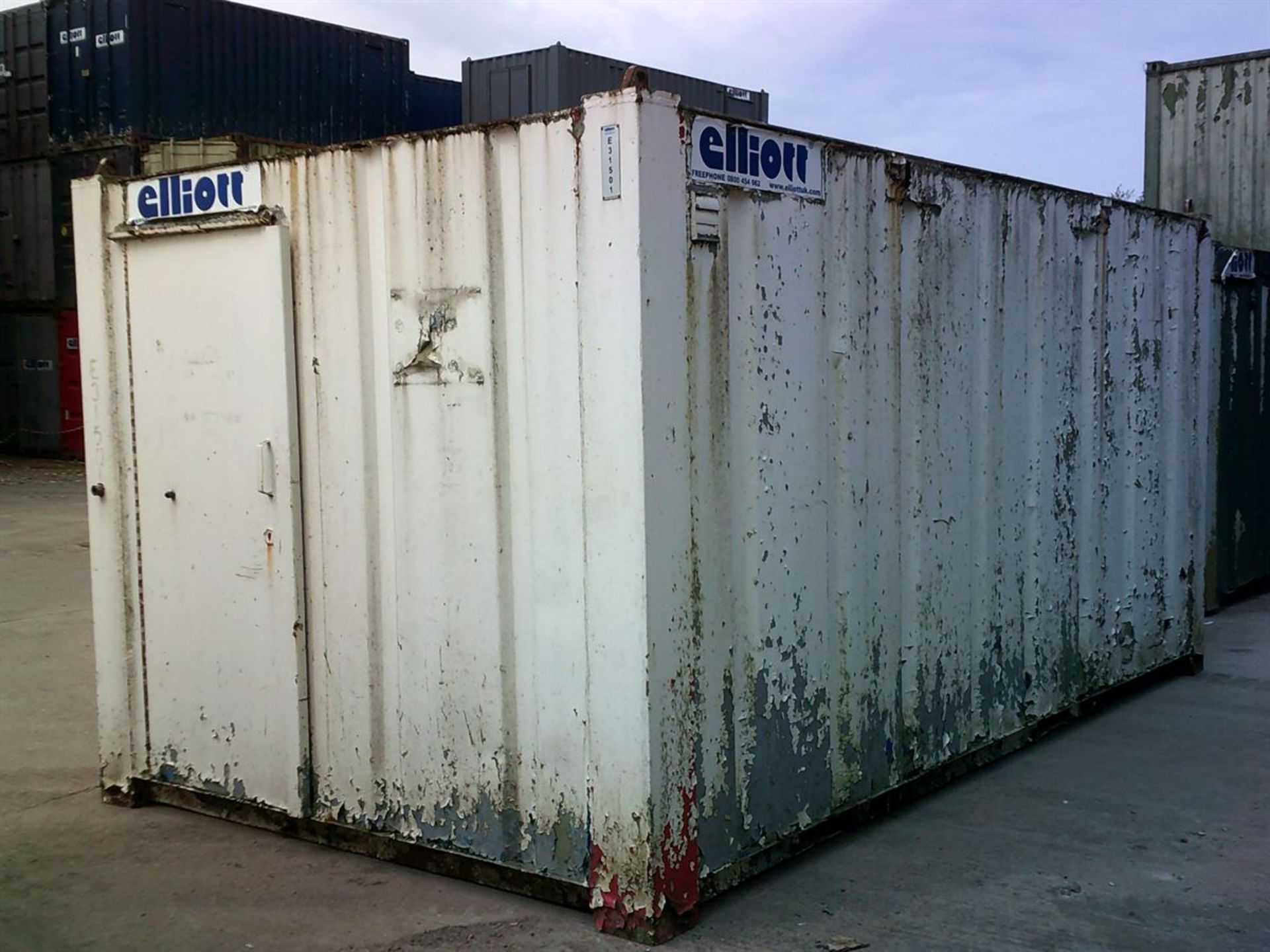 E31501 16ft x 9ft Toilet Block