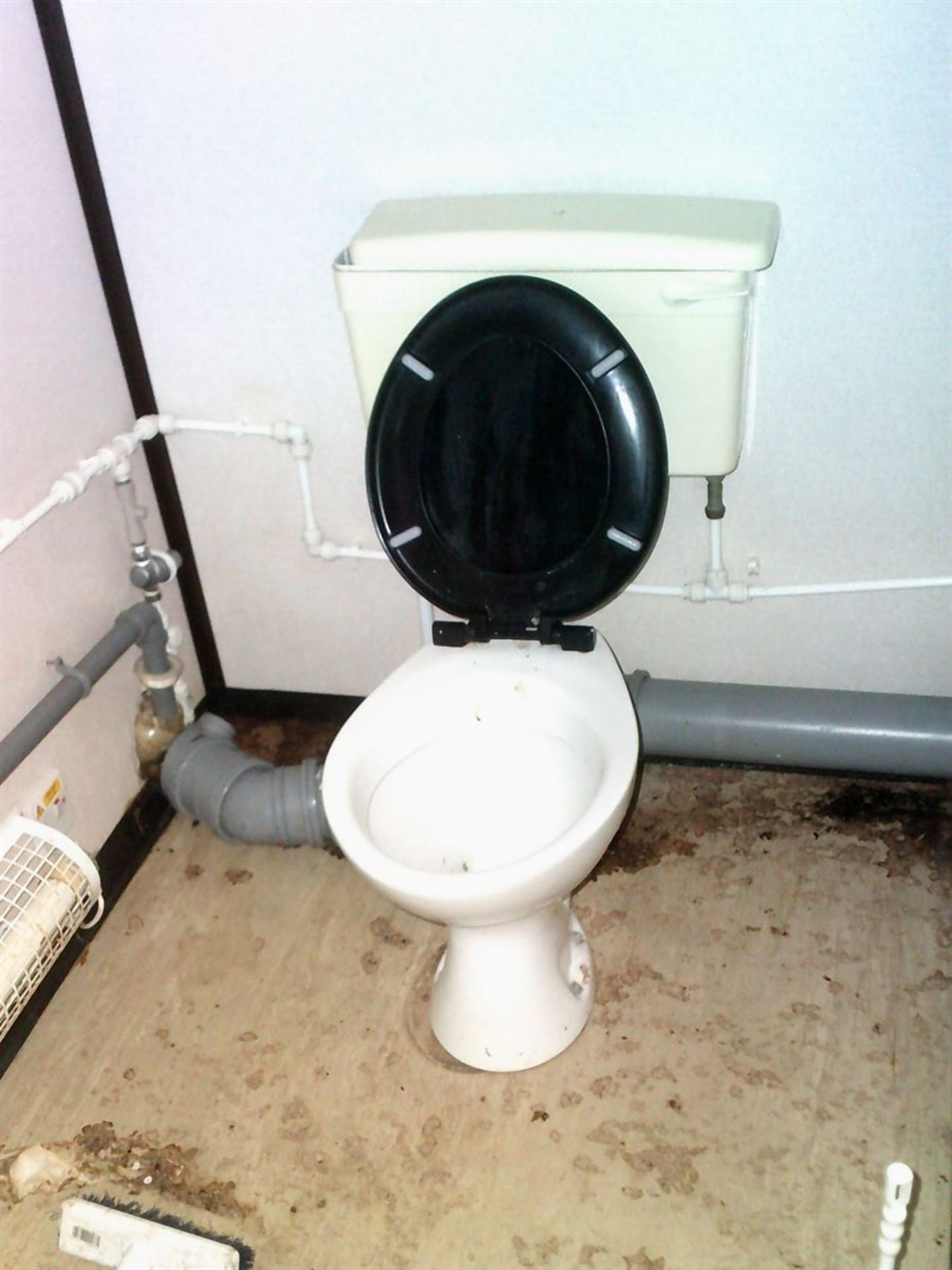 MB12122136 13ft x 9ft 2+1 Toilet Block - Image 6 of 8