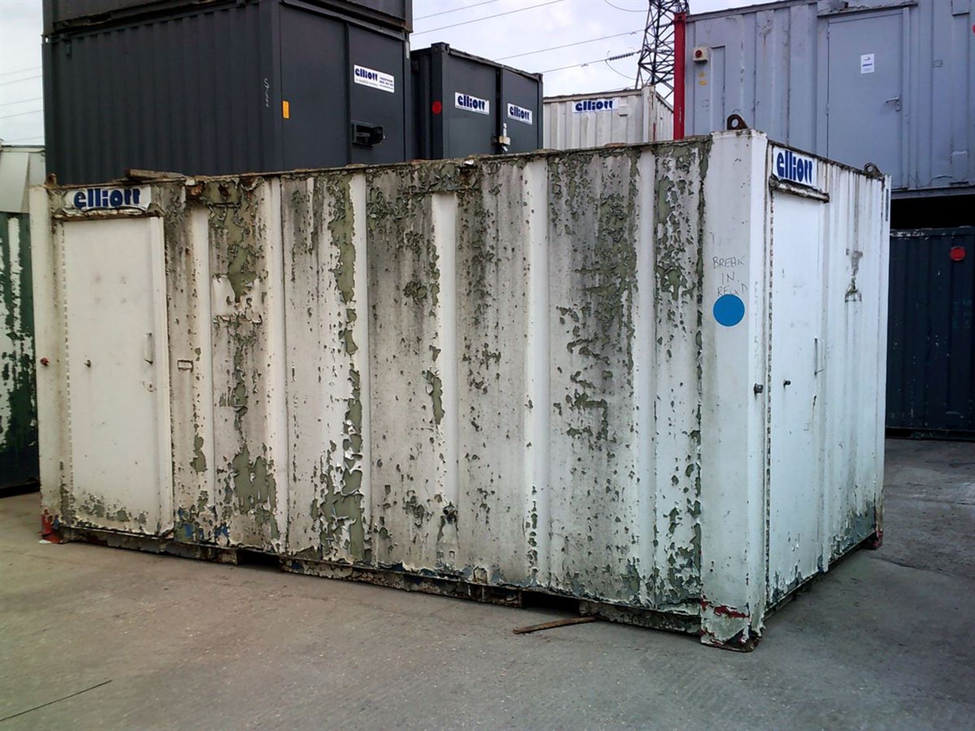 E31501 16ft x 9ft Toilet Block - Image 4 of 5