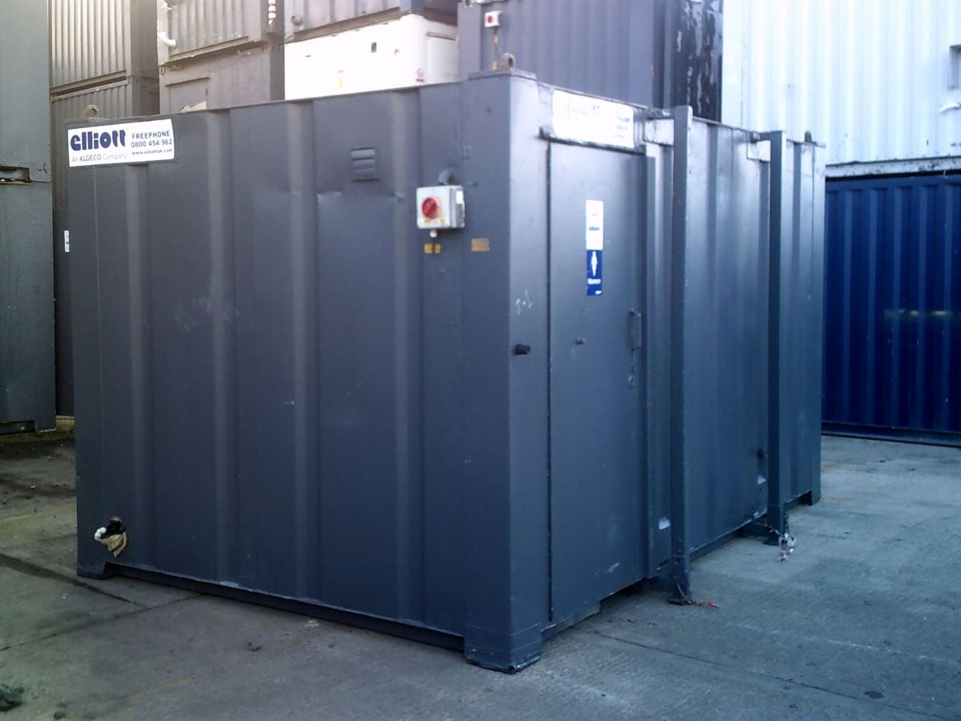 MB12122136 13ft x 9ft 2+1 Toilet Block - Image 2 of 8