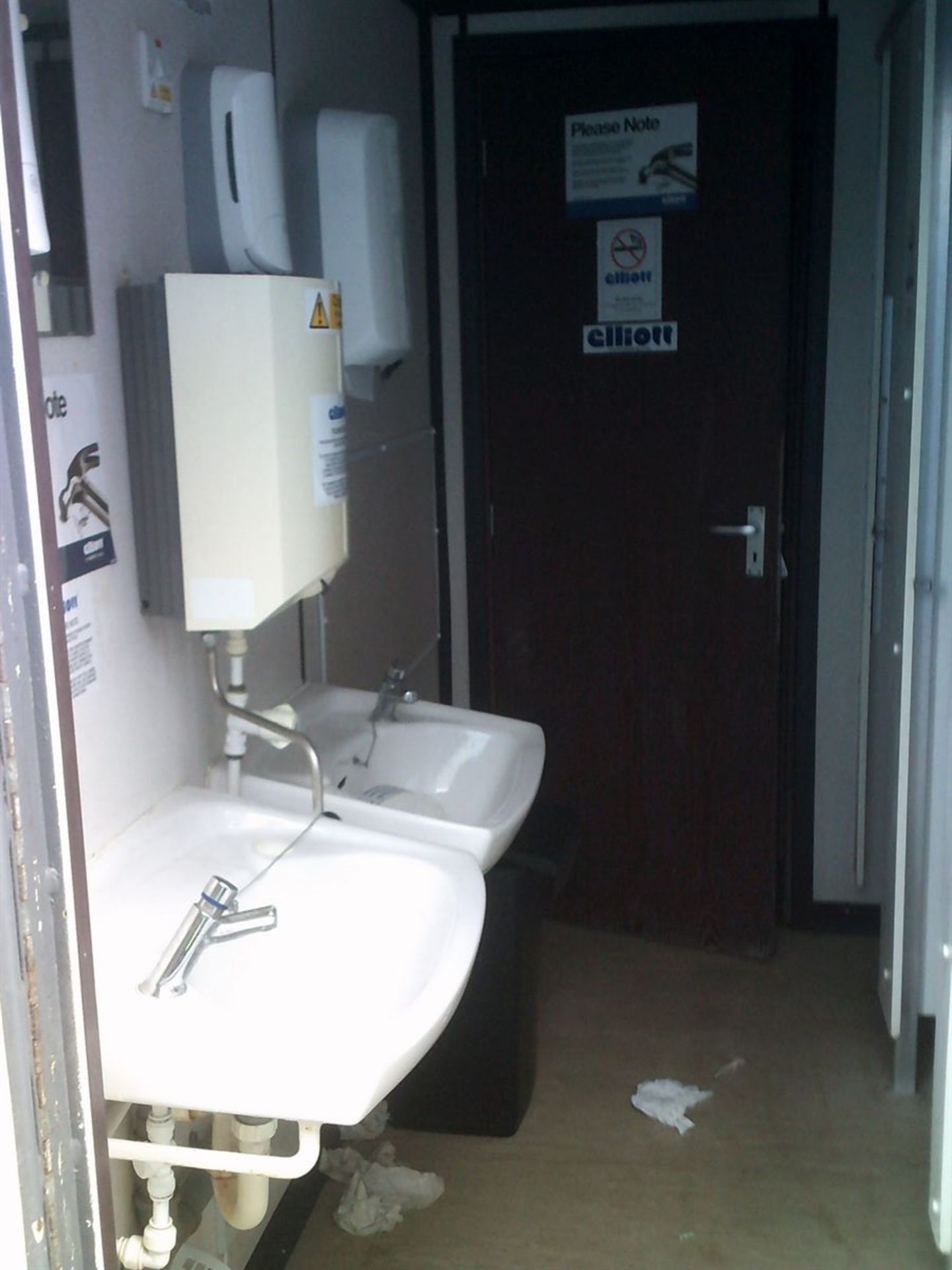 MB12122136 13ft x 9ft 2+1 Toilet Block - Image 3 of 8