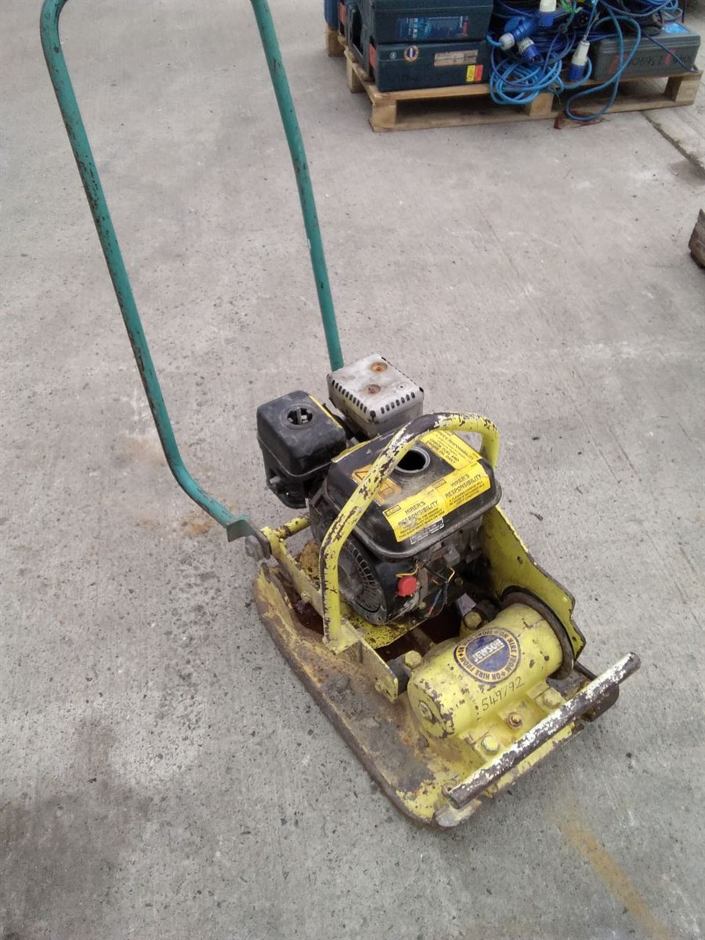 PETROL PLATE COMPACTOR