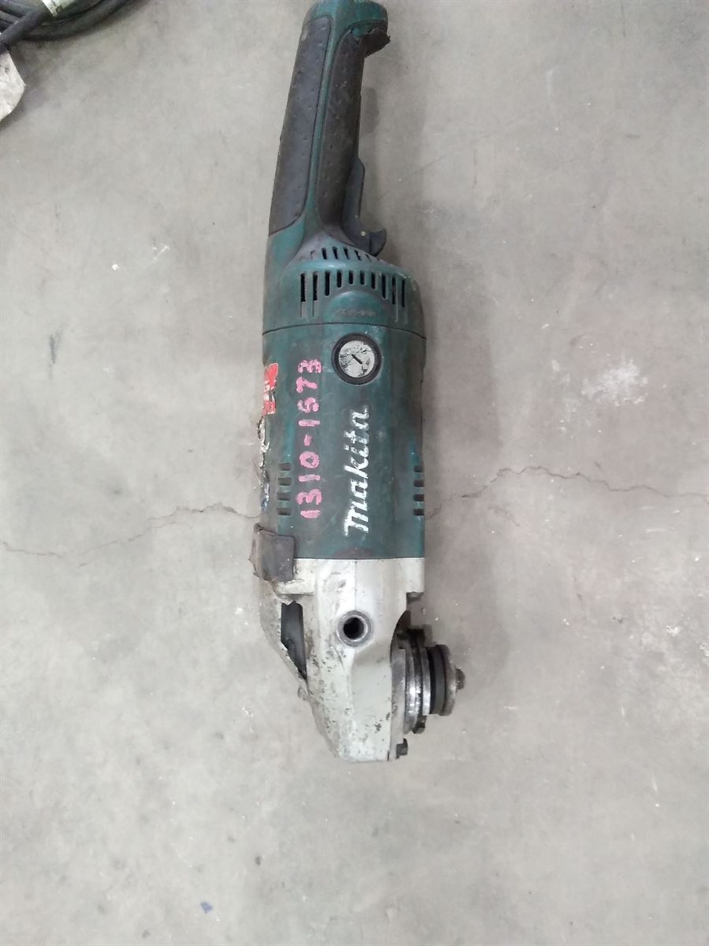 Makita GA9020 Angle Grinder 110v