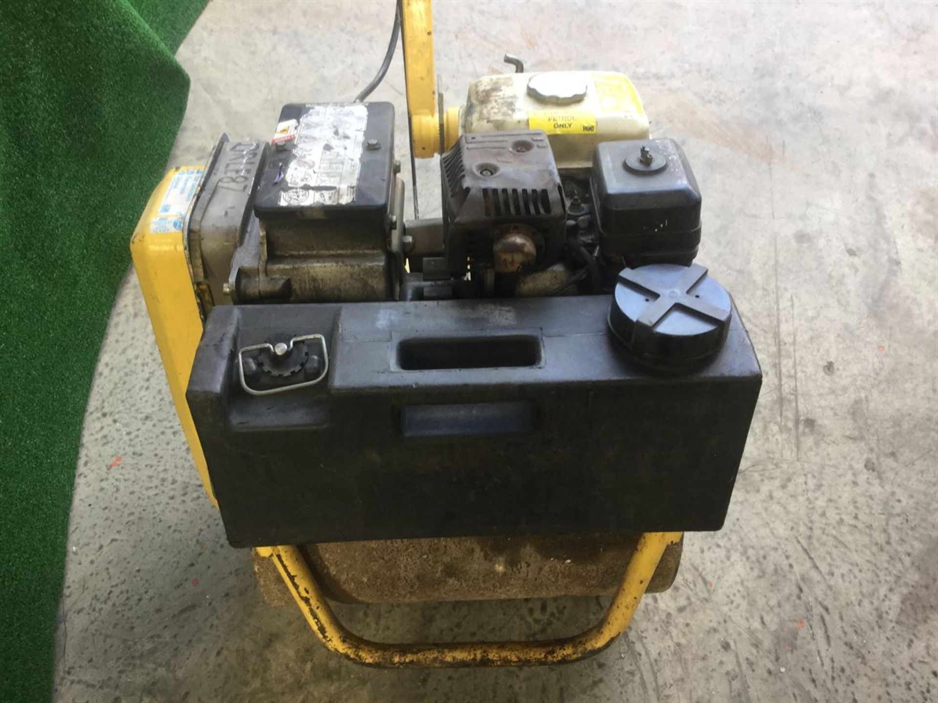 Bomag BW 55E Petrol Vibrating Roller - 550mm - Image 2 of 4