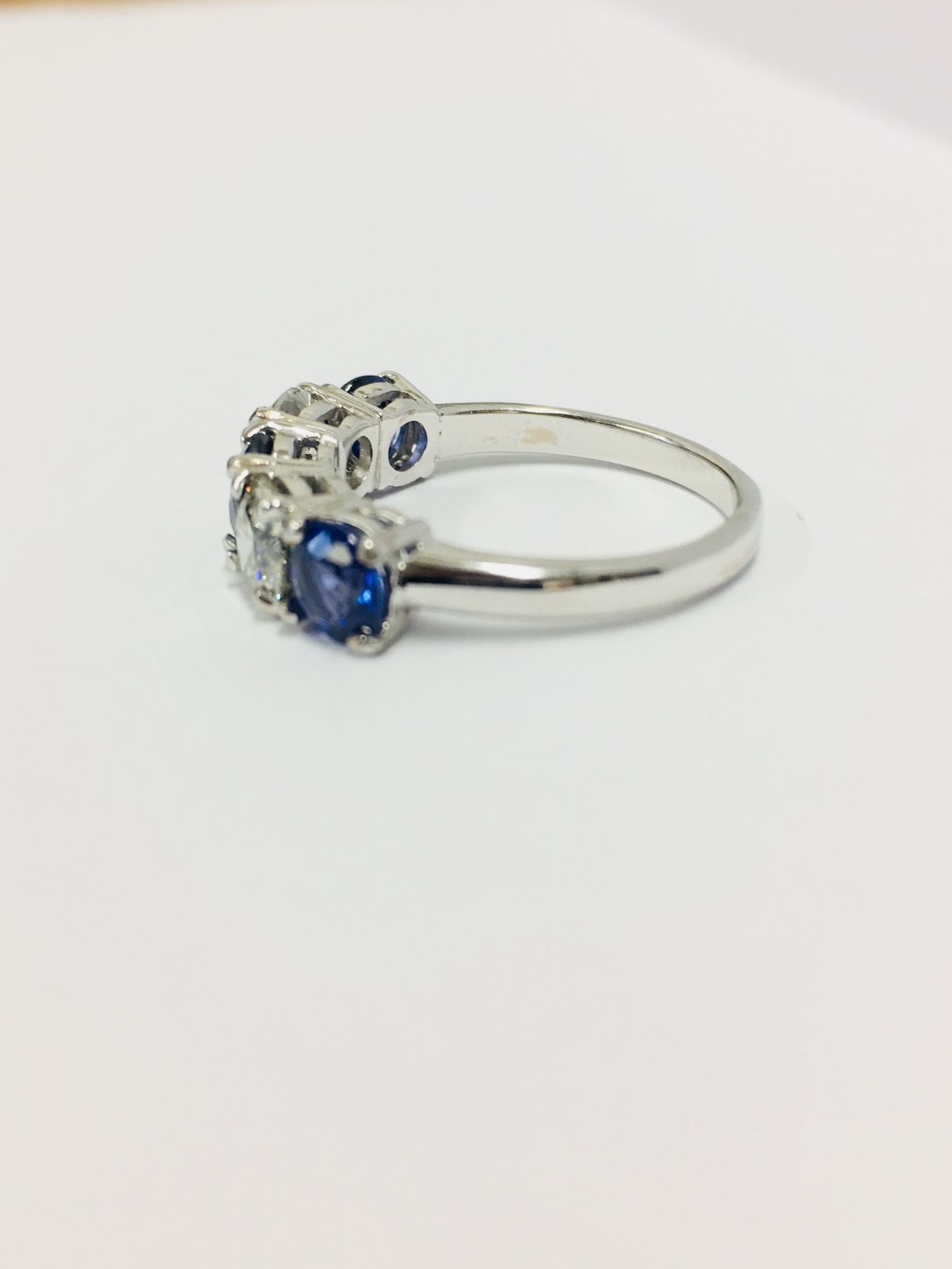 18ct white gold Sapphire Diamnd five stone Ring - Image 5 of 5
