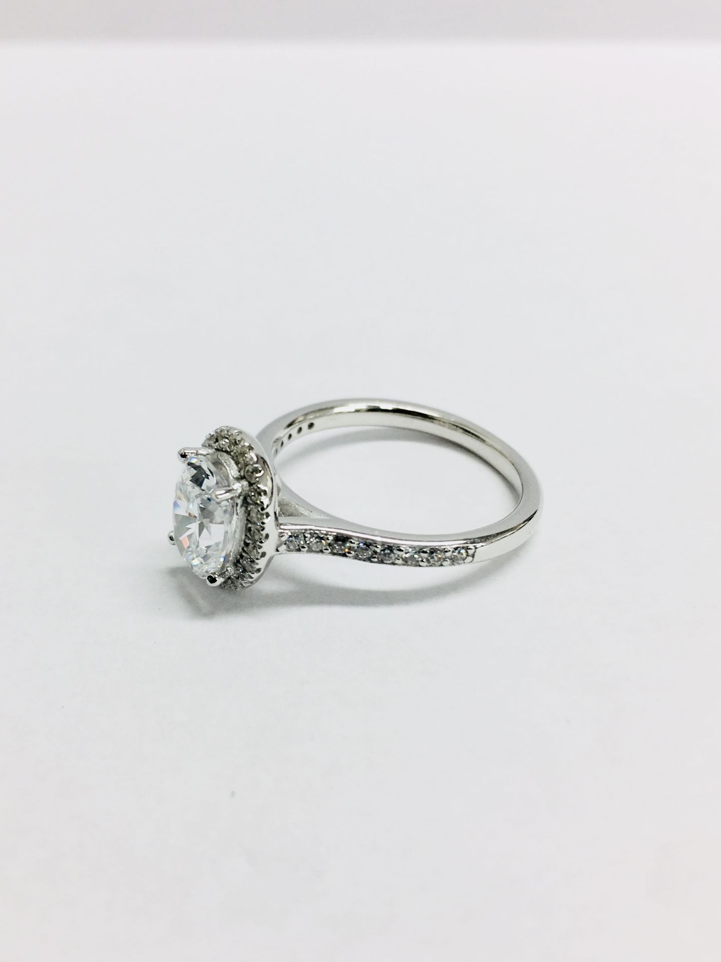 1.00ct Oval Diamond Ring - Image 3 of 6