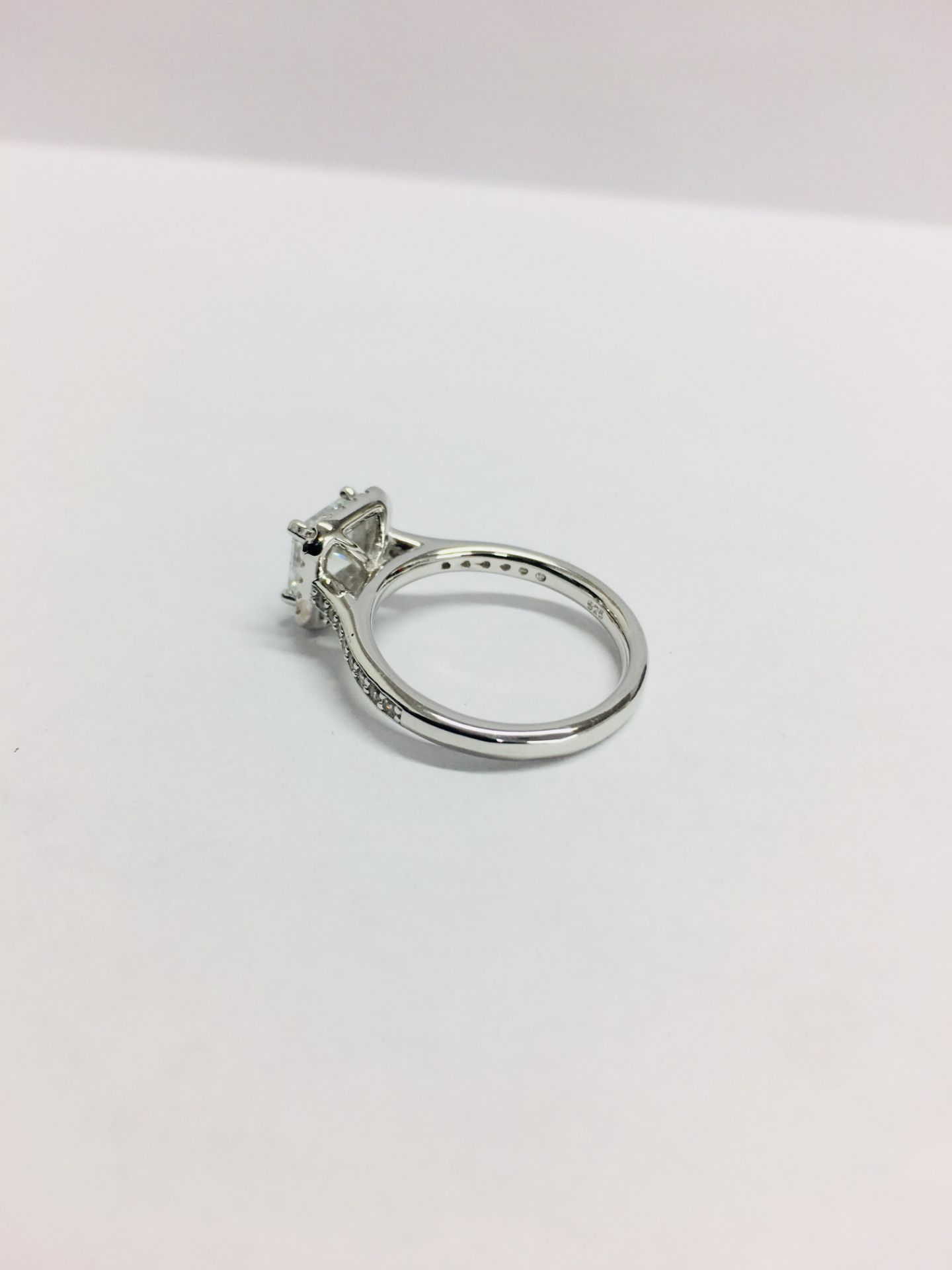 1.00ctct Diamond set solitaire Ring - Image 5 of 6