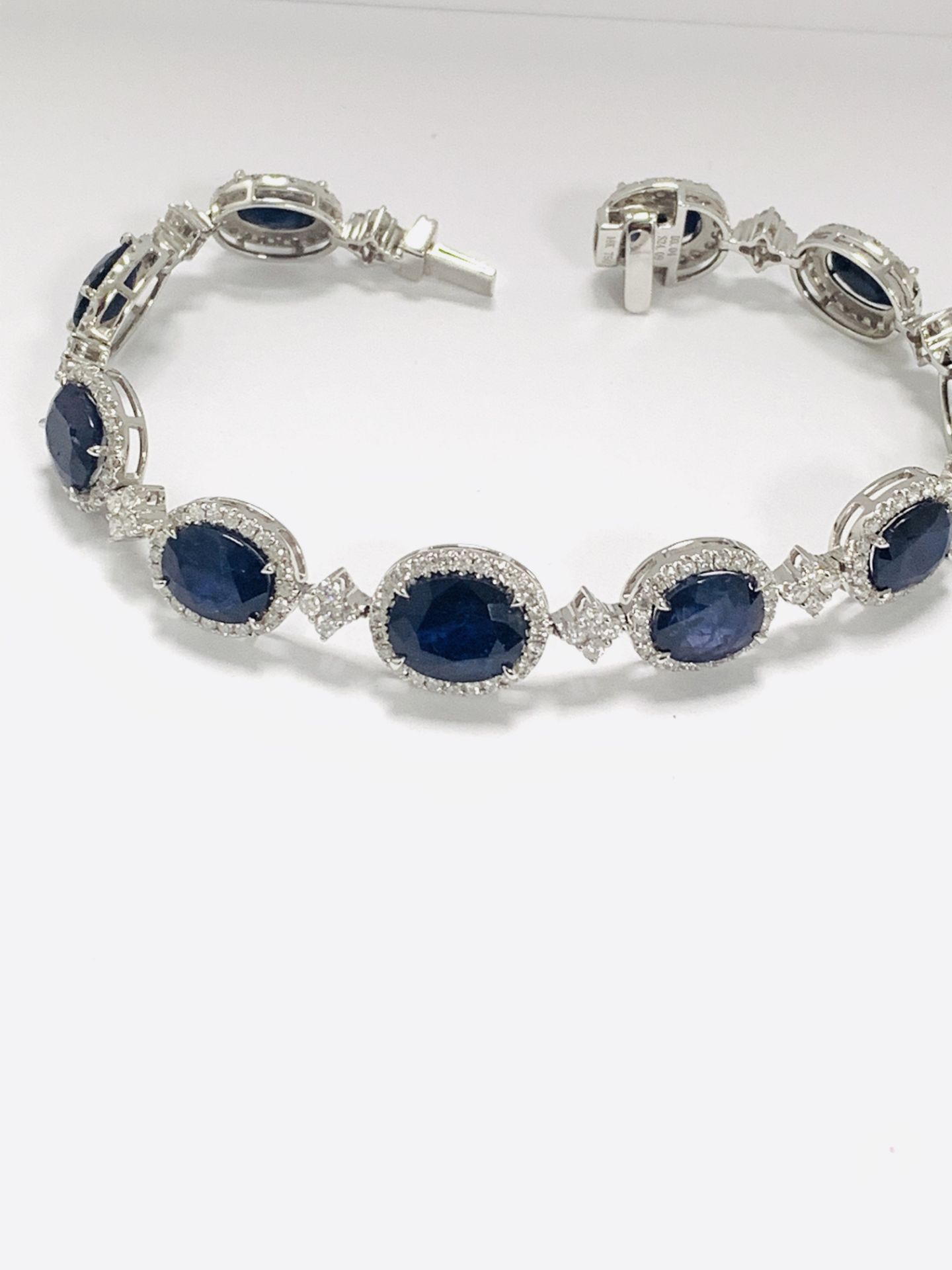 18ct White Gold Sapphire and Diamond Bracelet - Image 20 of 21